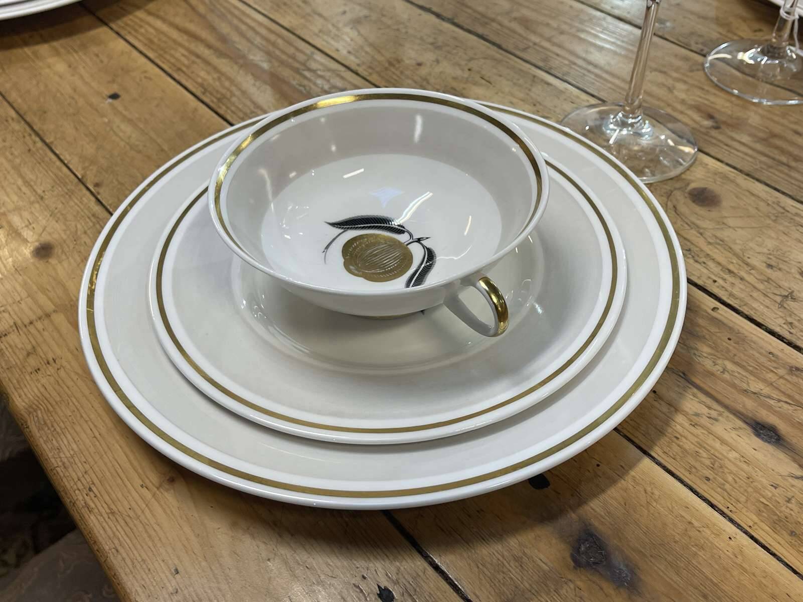 English porcelain dinner service by Susie Cooper, Golden Apples pattern