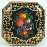 English octagonal box in screen-printed metal