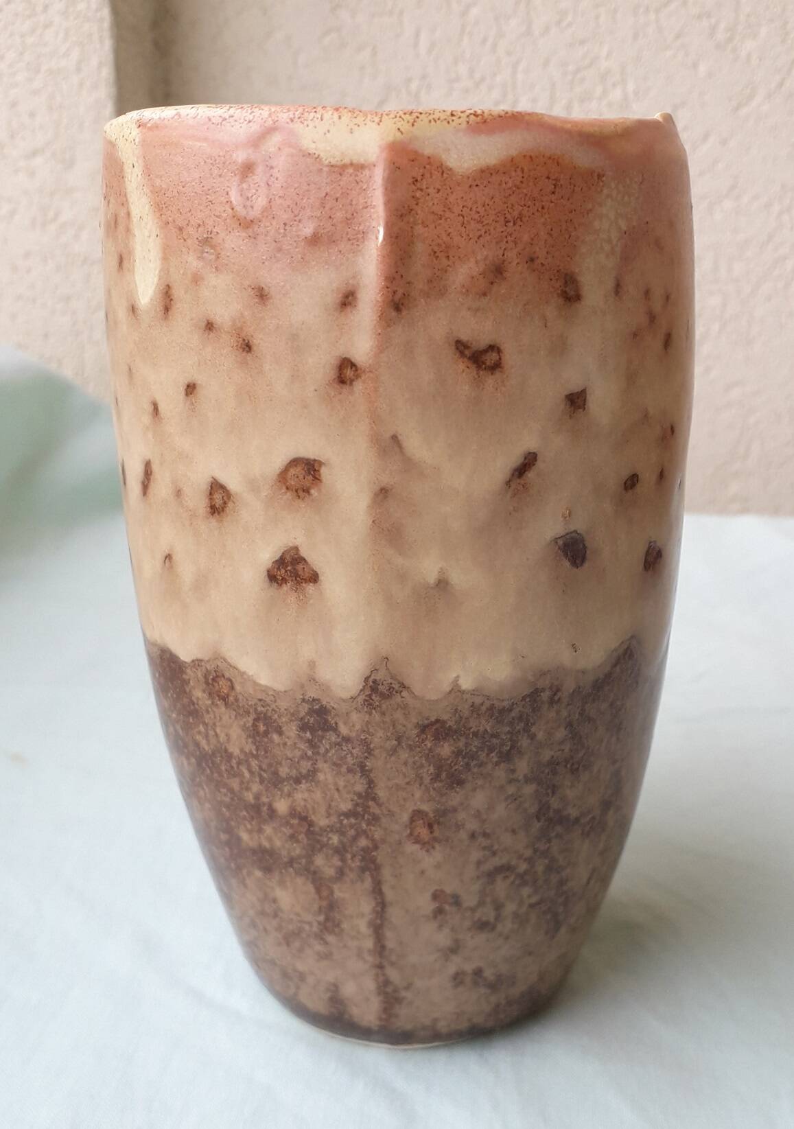 6 ceramic mugs or tankards