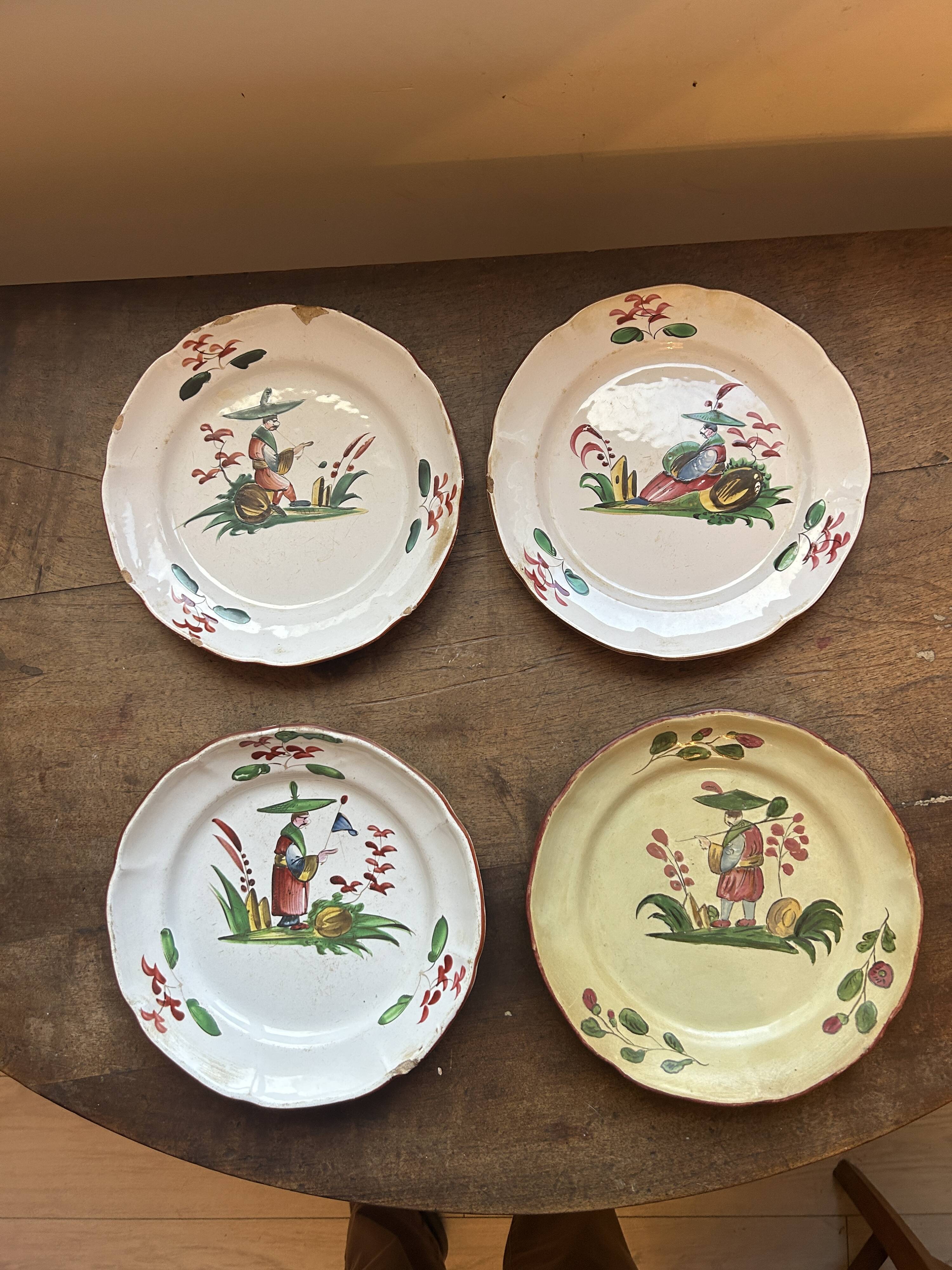 Lot de 4 assiettes 18ème – Faïence des Islettes – Décor chinois polychrome