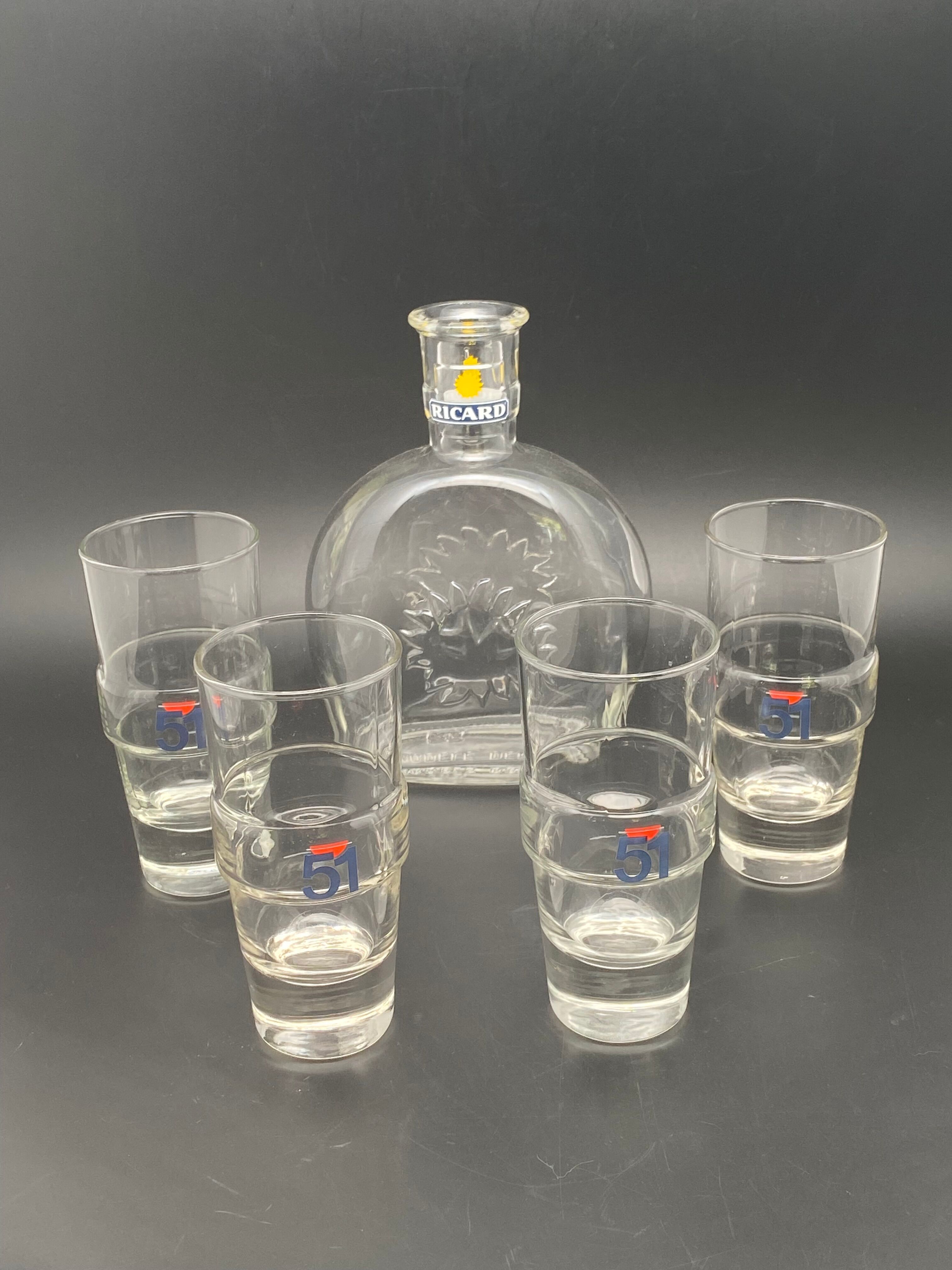 Aperitif service pastis ricard