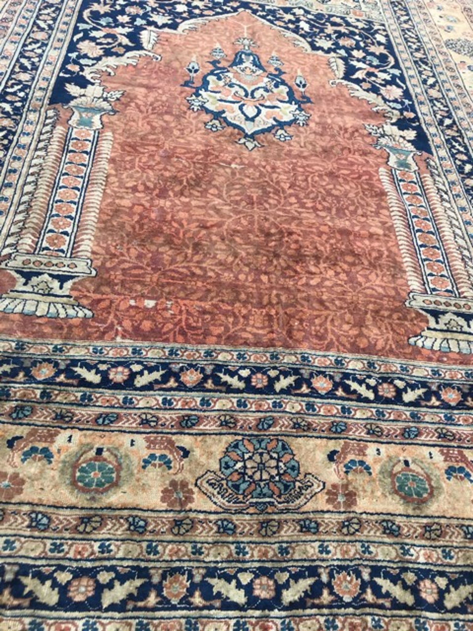 Very beautiful antique Persian carpet Tabriz very fine silk 135x160 cm