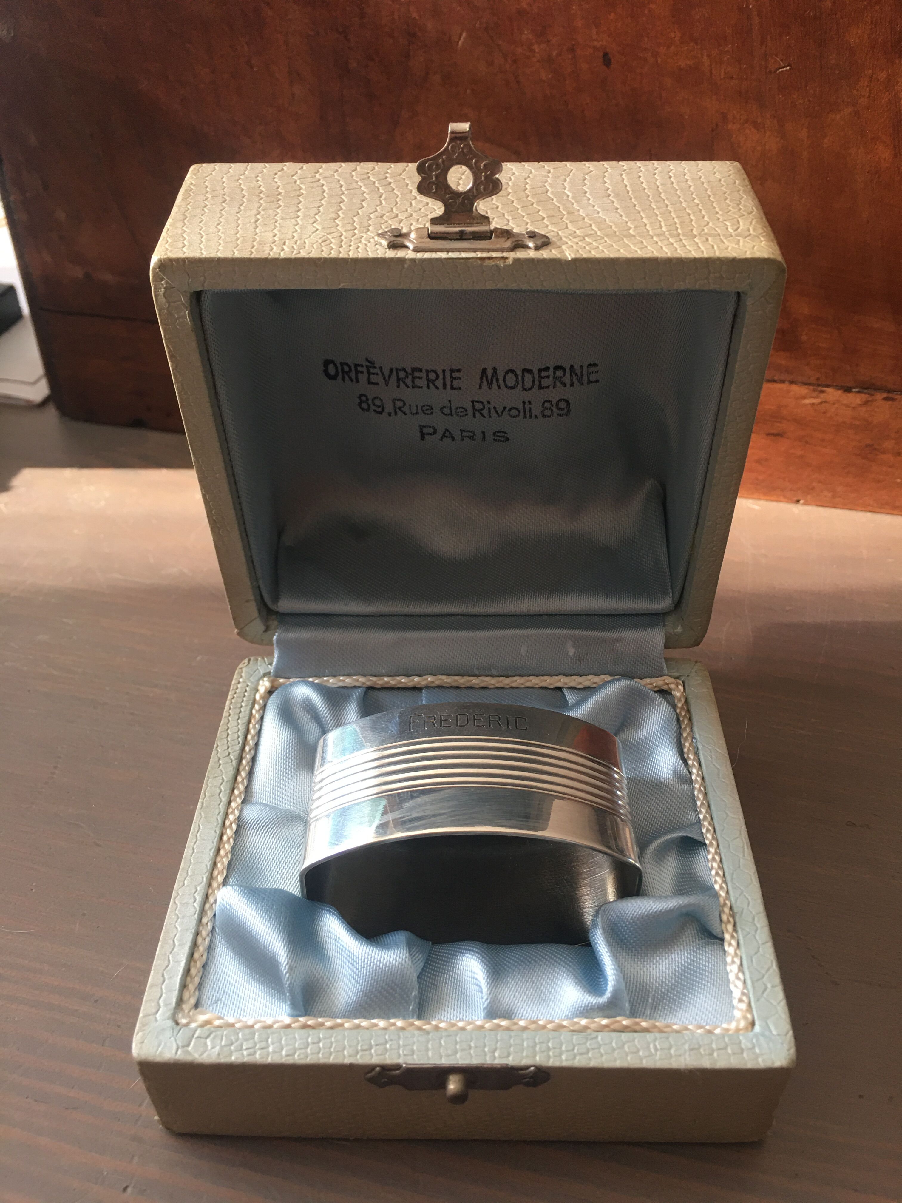 Silver metal towel round "Frédéric"