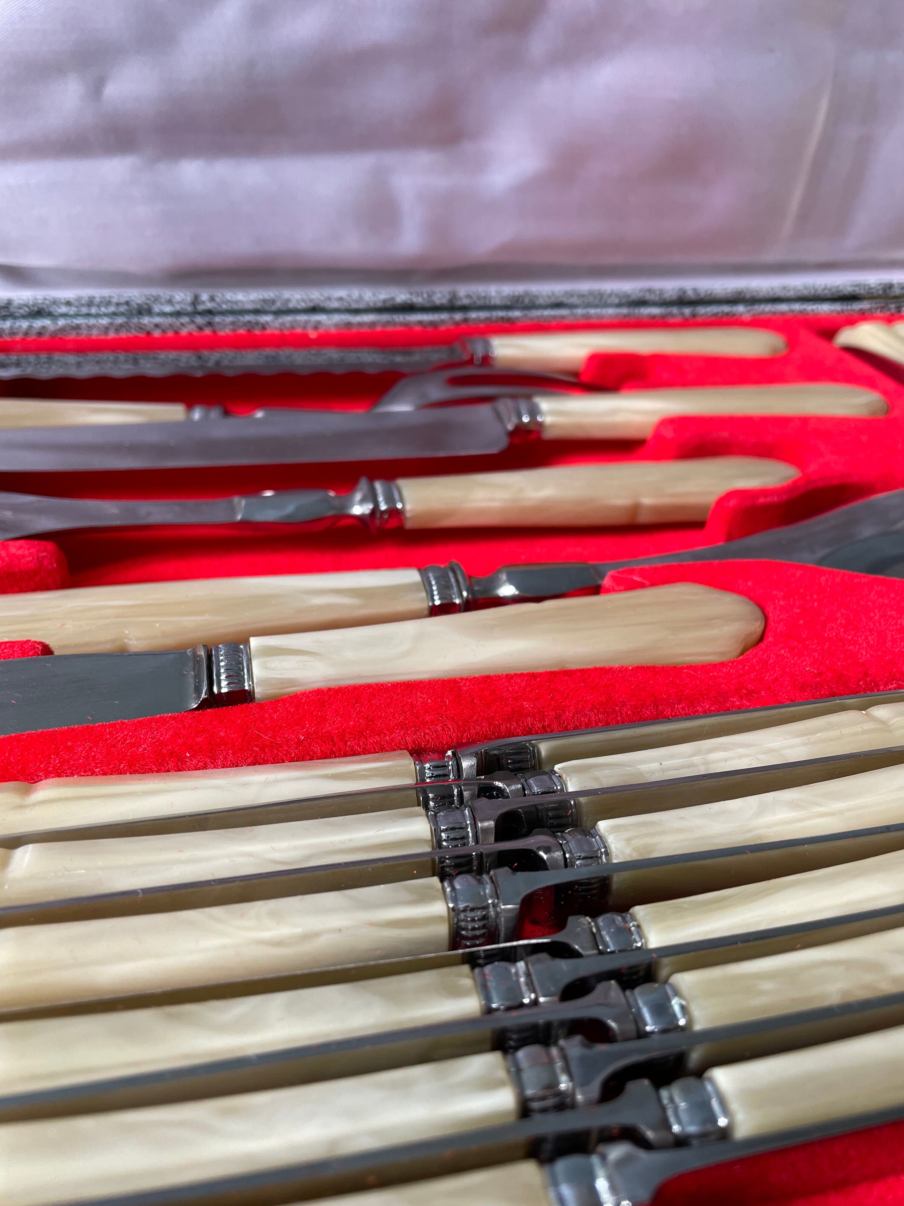 Housewife of 29 pieces "The trumpet" in stainless steel and horn