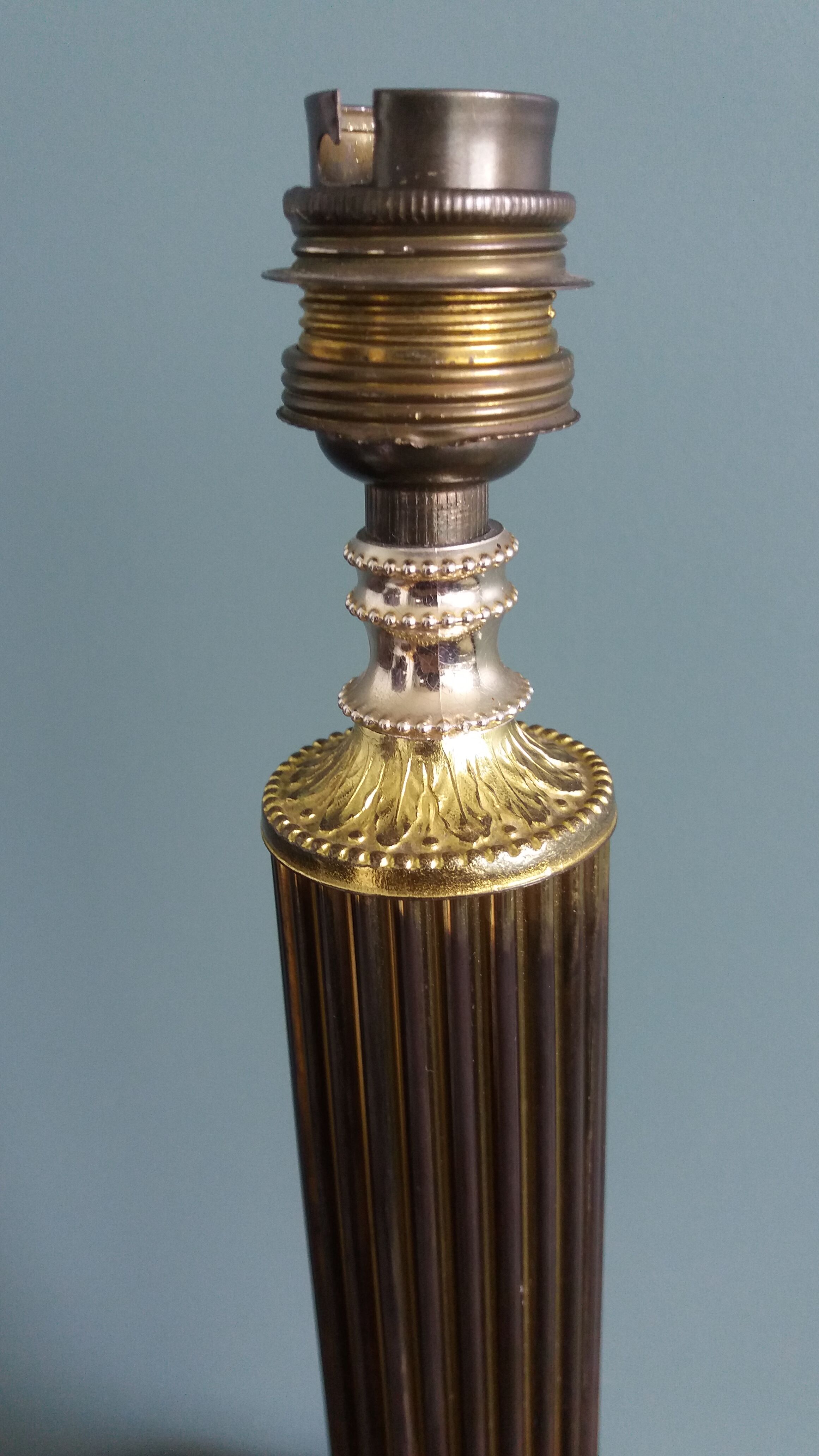 Antique column lamp in marble and gilded metal