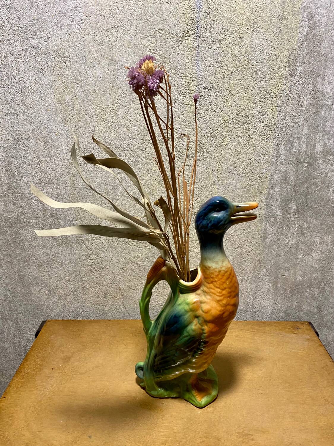 Pichet en barbotine, Canard, manufacture St Clement
