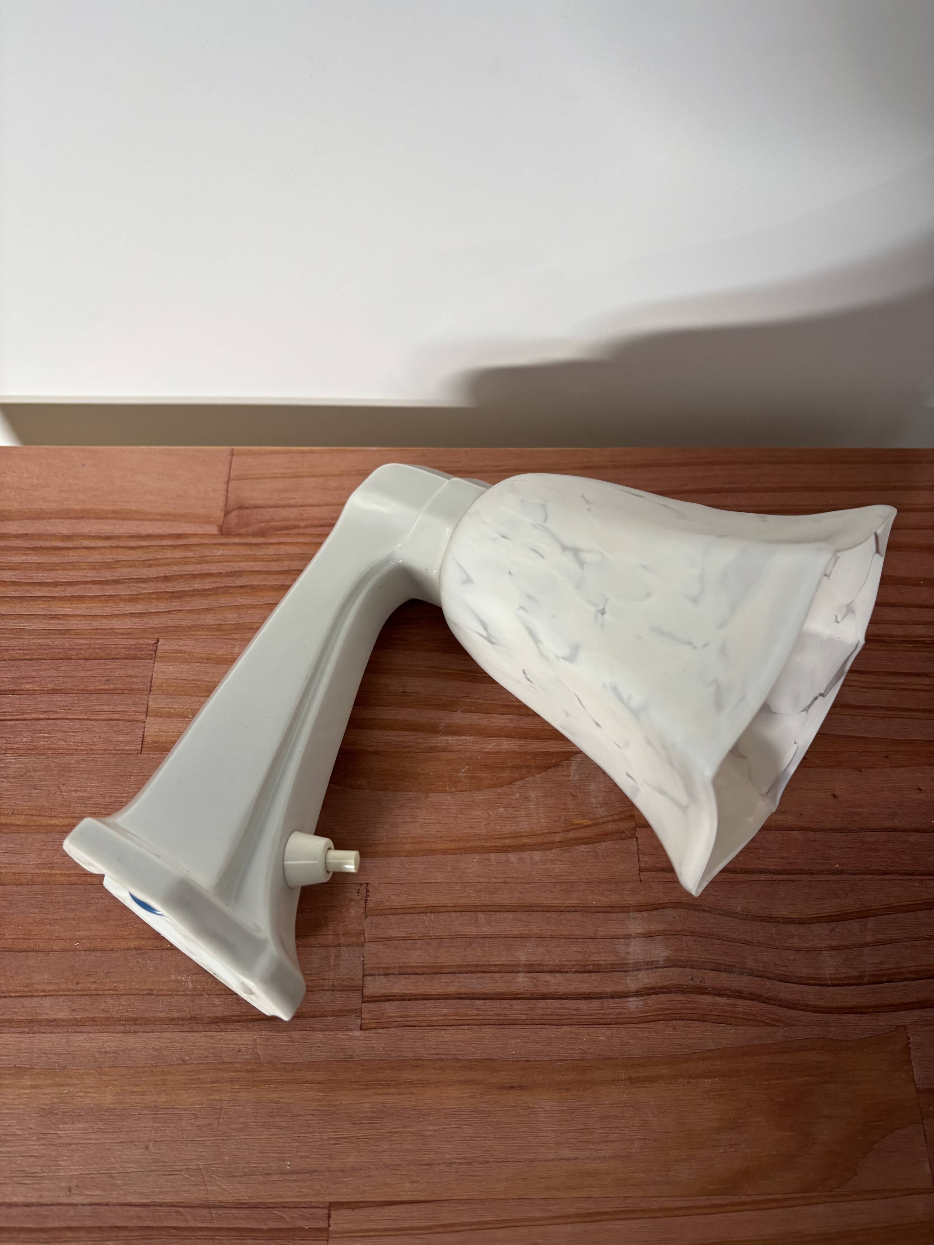 White porcelain wall lamp