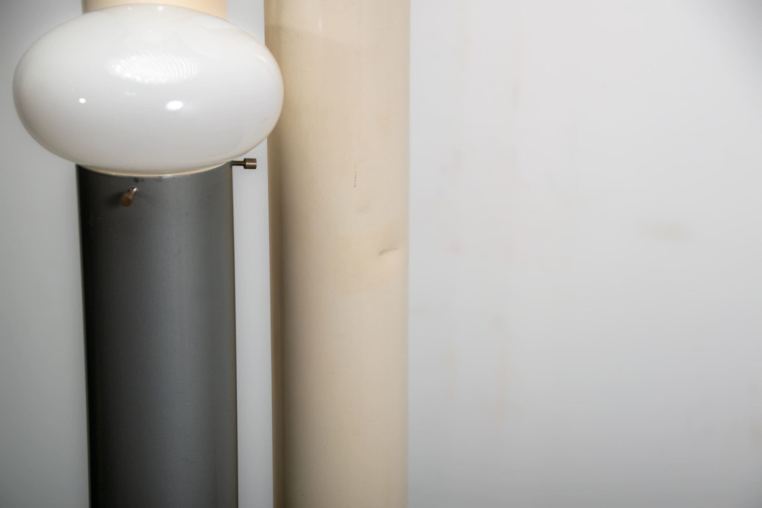 Italian pillar floor lamp. Circa 1970