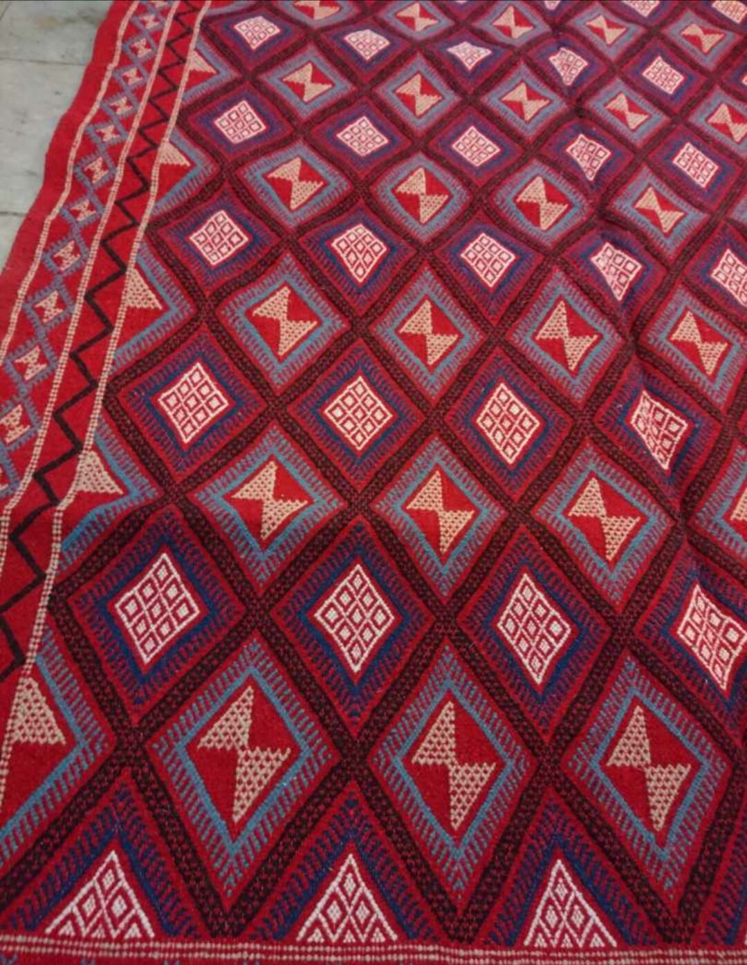 Red mergoum carpets woven by hand 172x240cm