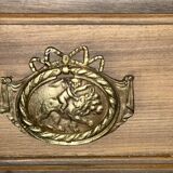 Classic chest of drawers