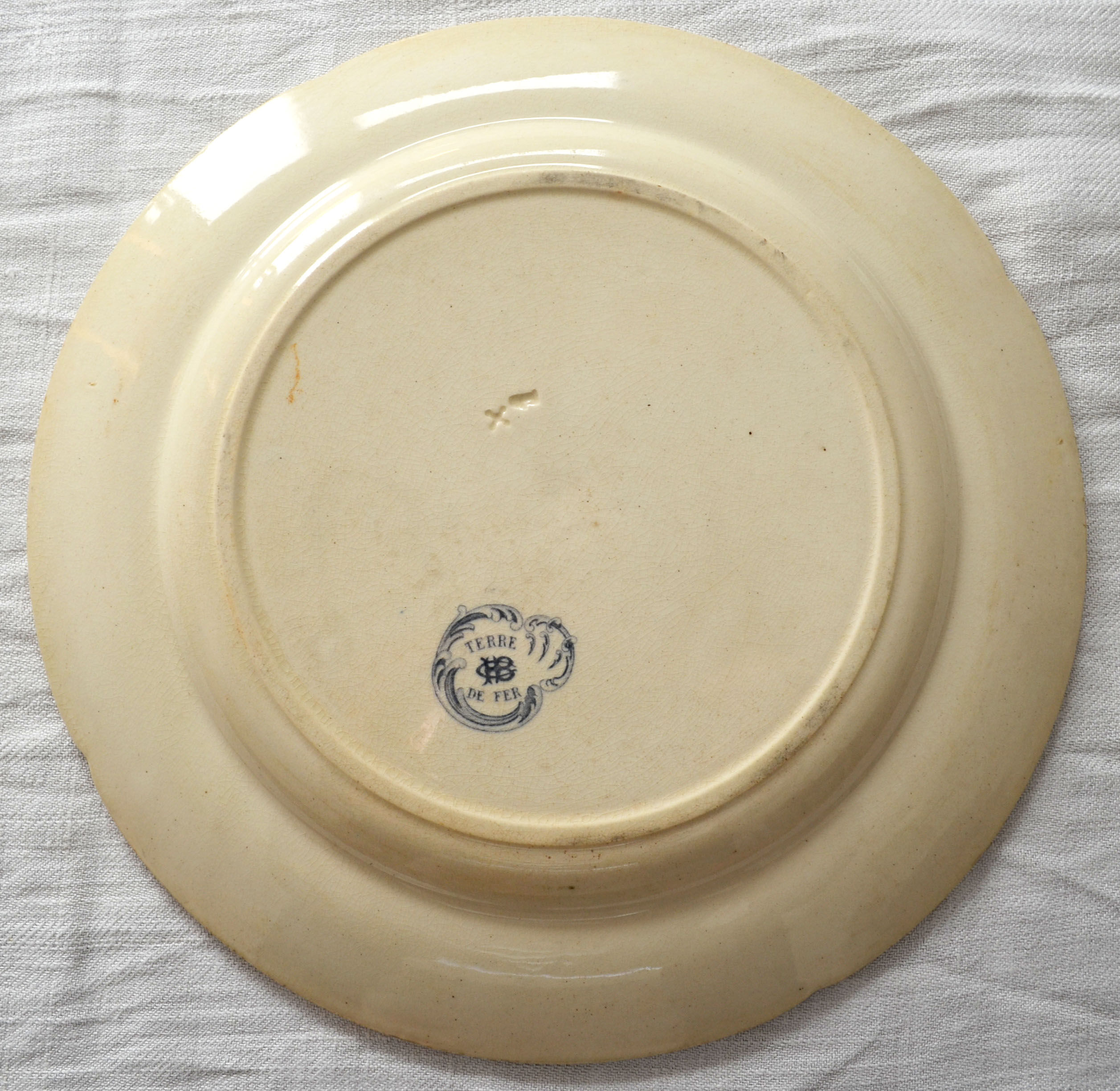 5 assiettes terre de fer polychrome hb Choisy le roi