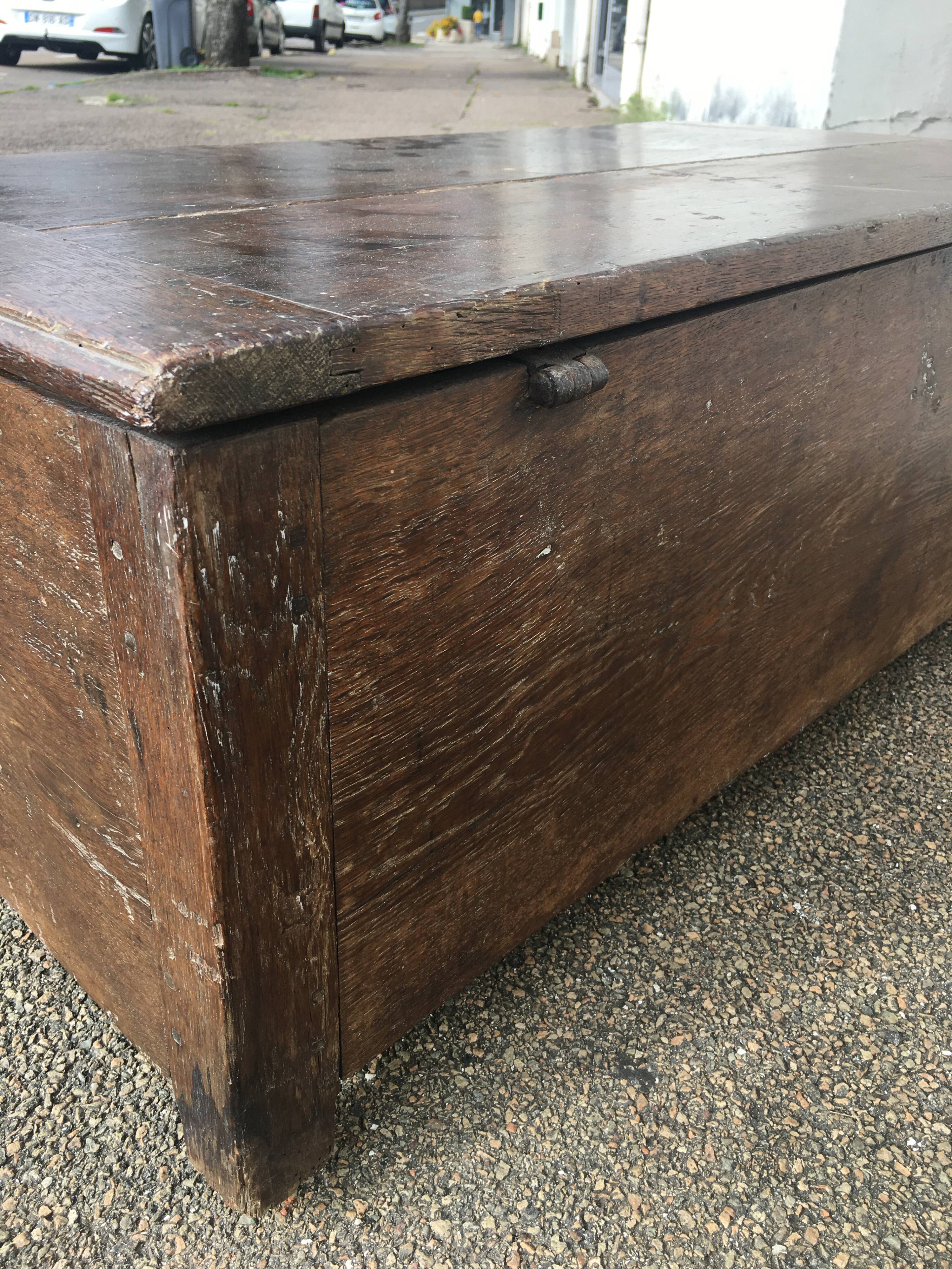 Old solid oak chest early XVIII Brutalist