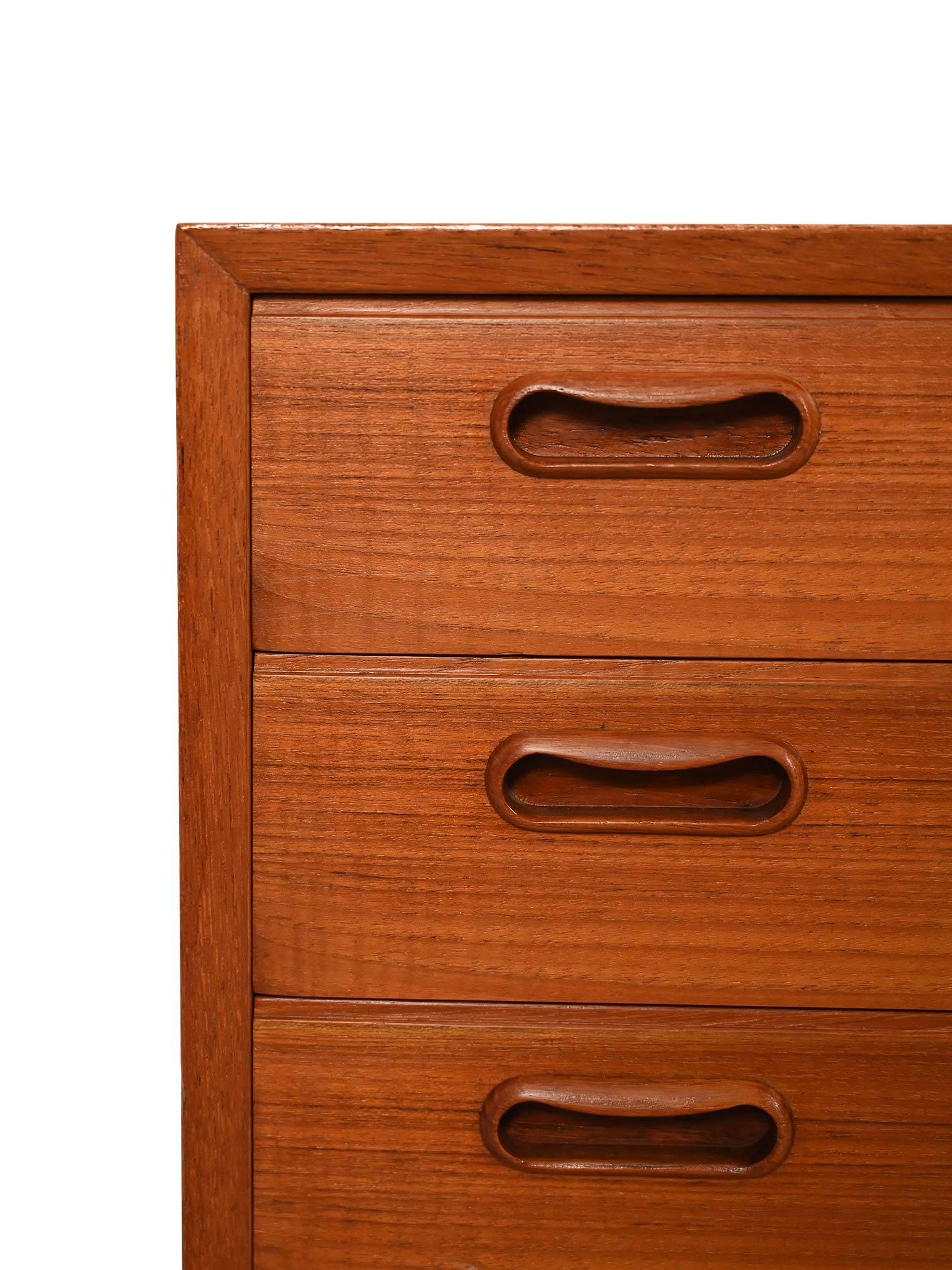 Commode en teck par Dansk Møbelfabrik