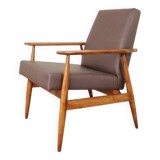 Fauteuil lounge scandinave en cuir végétal taupe foncé, design classique, couleur noyer