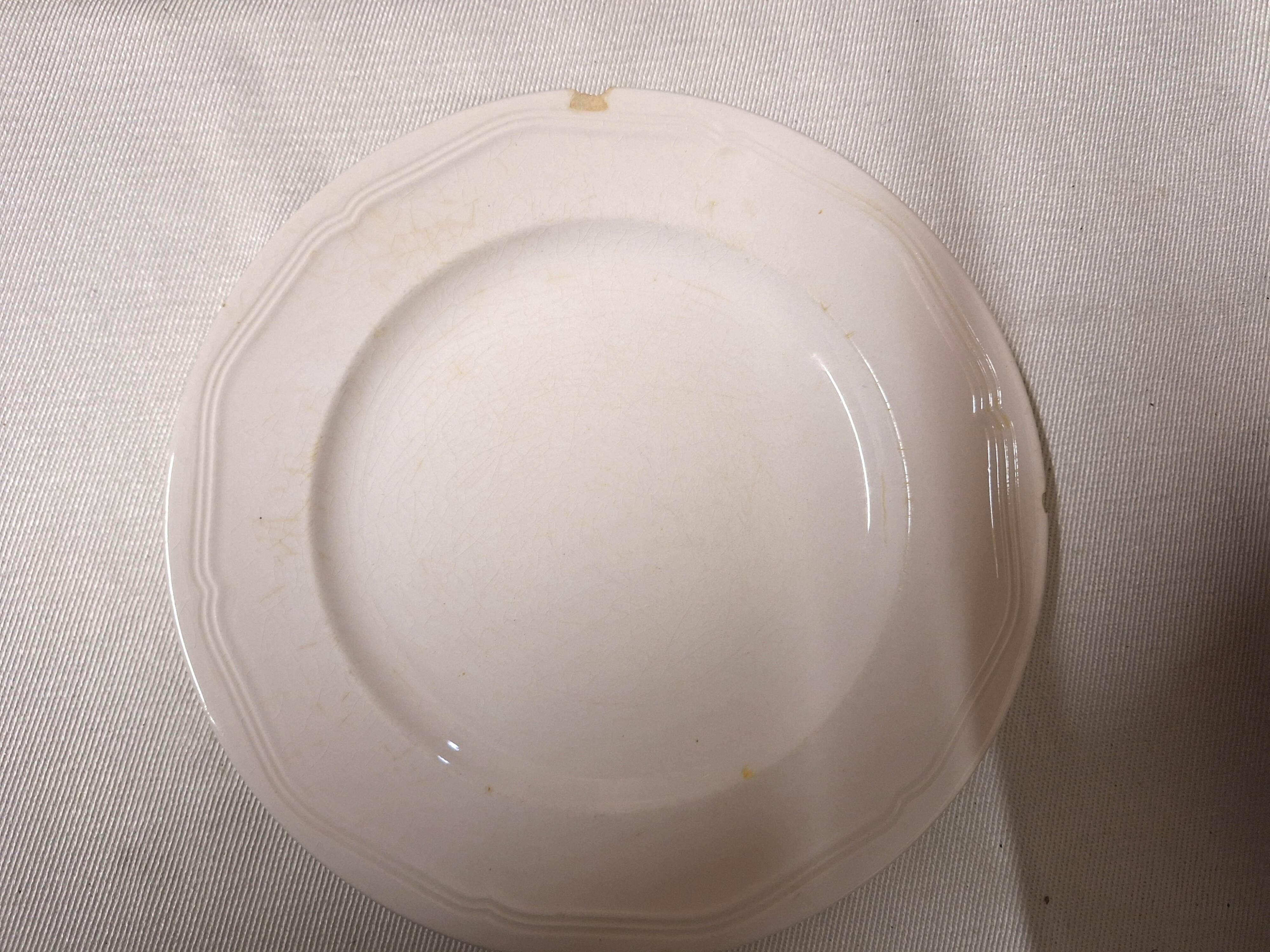 15 white earthenware plates
