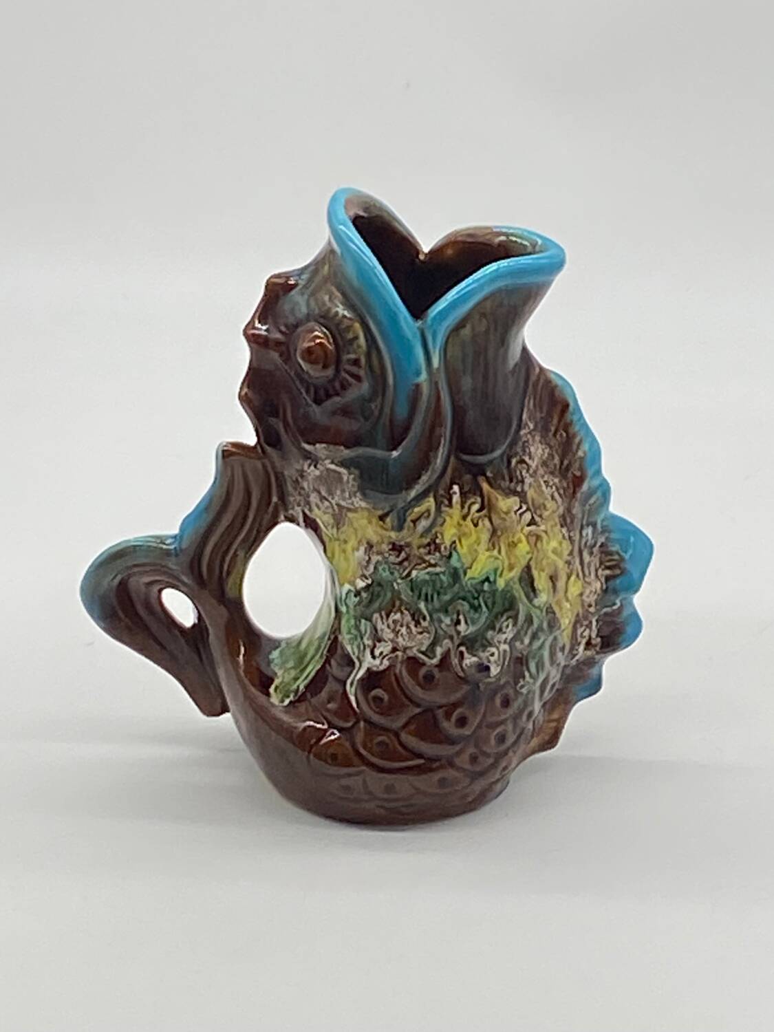 Zoomorphic pitcher / ceramic fish