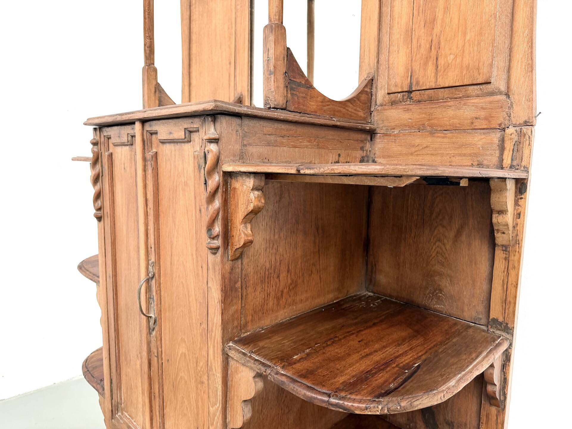Popular Art cabinet sideboard, 1900