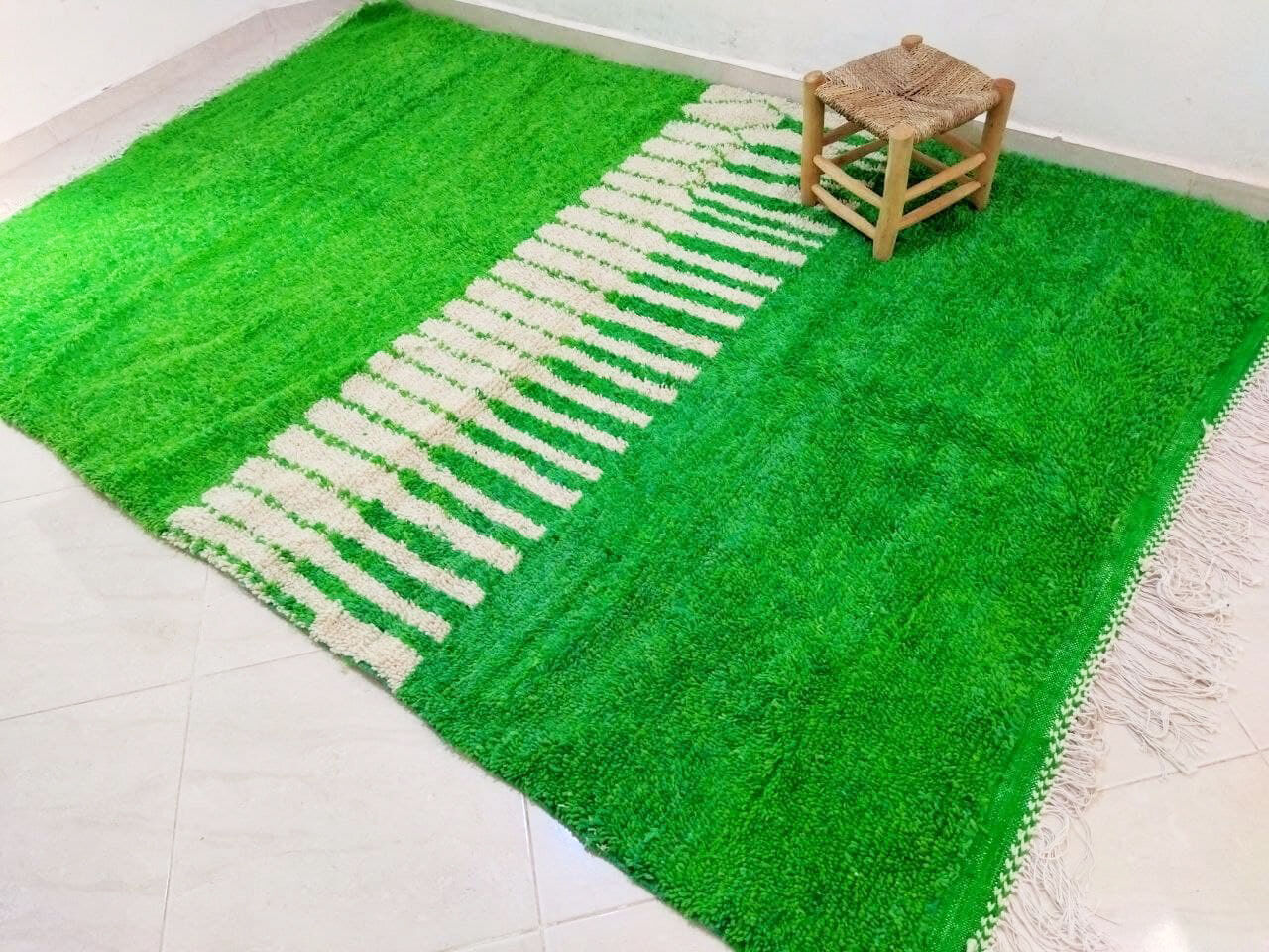 Pure wool carpet Berber style green 282 X 187 CM