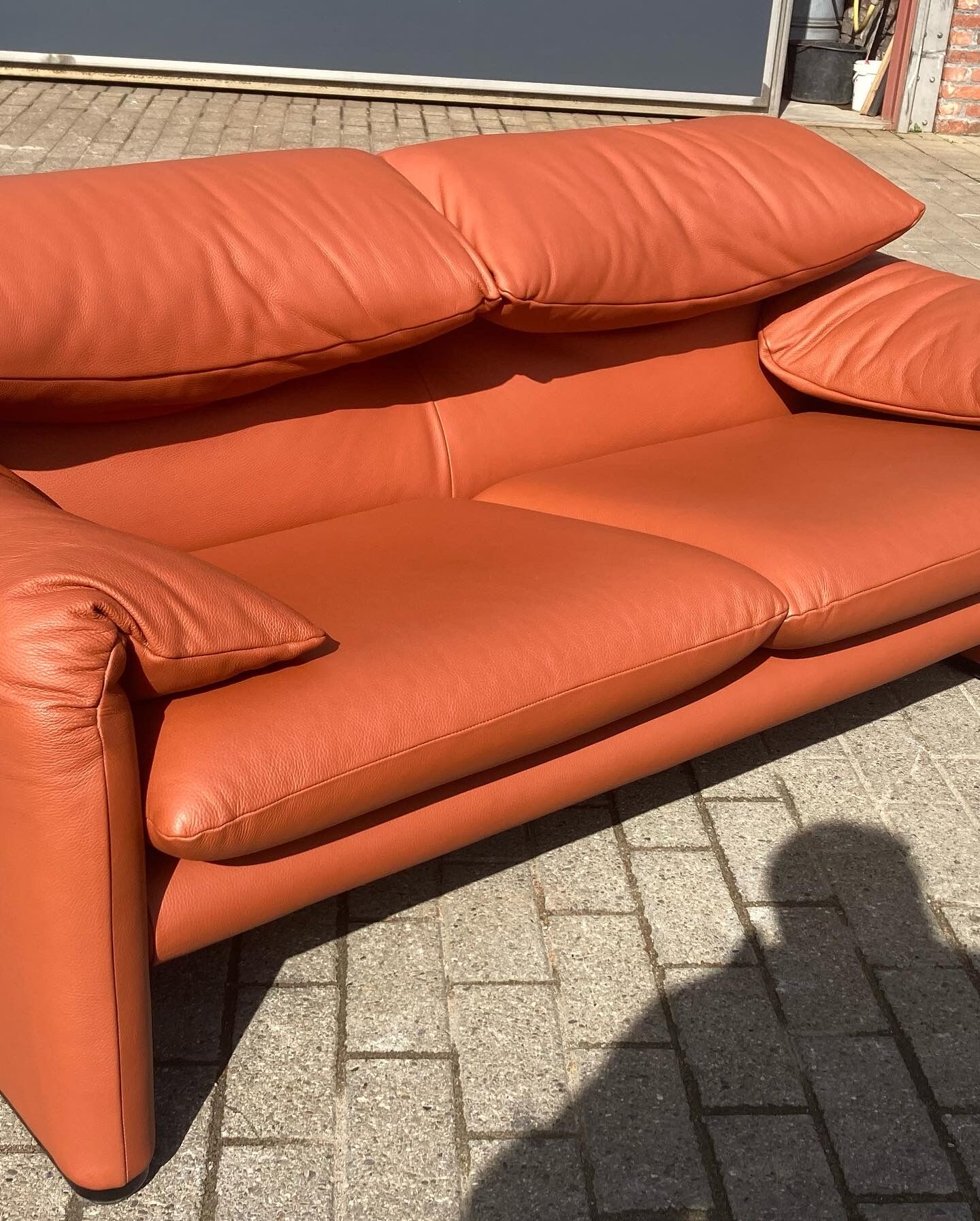 Cassina Maralunga 2seater by Vico Magistretti