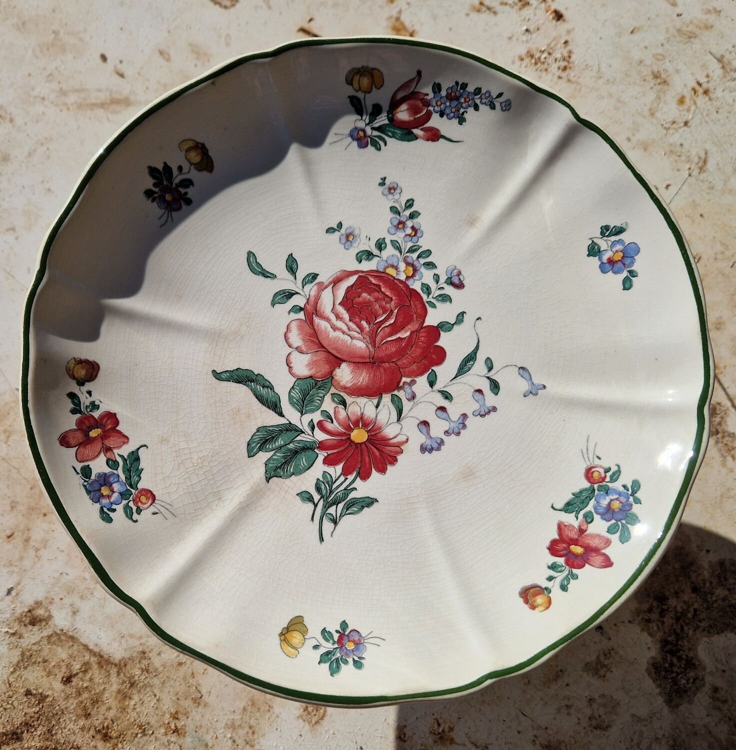 Round display stand on pedestal Villeroy Boch model 1562