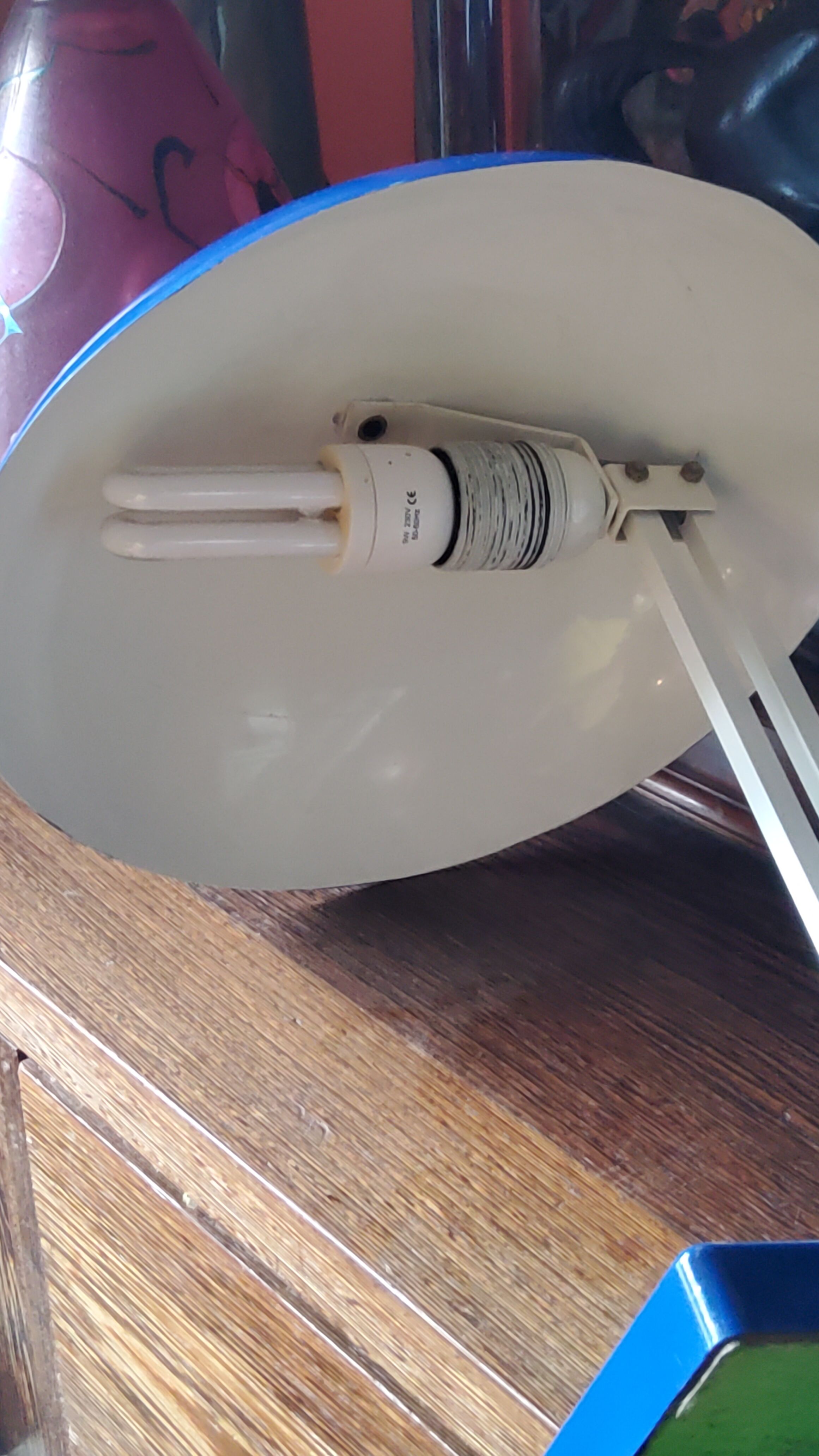 Mushroom-shaped articulated desk lamp from the 70s