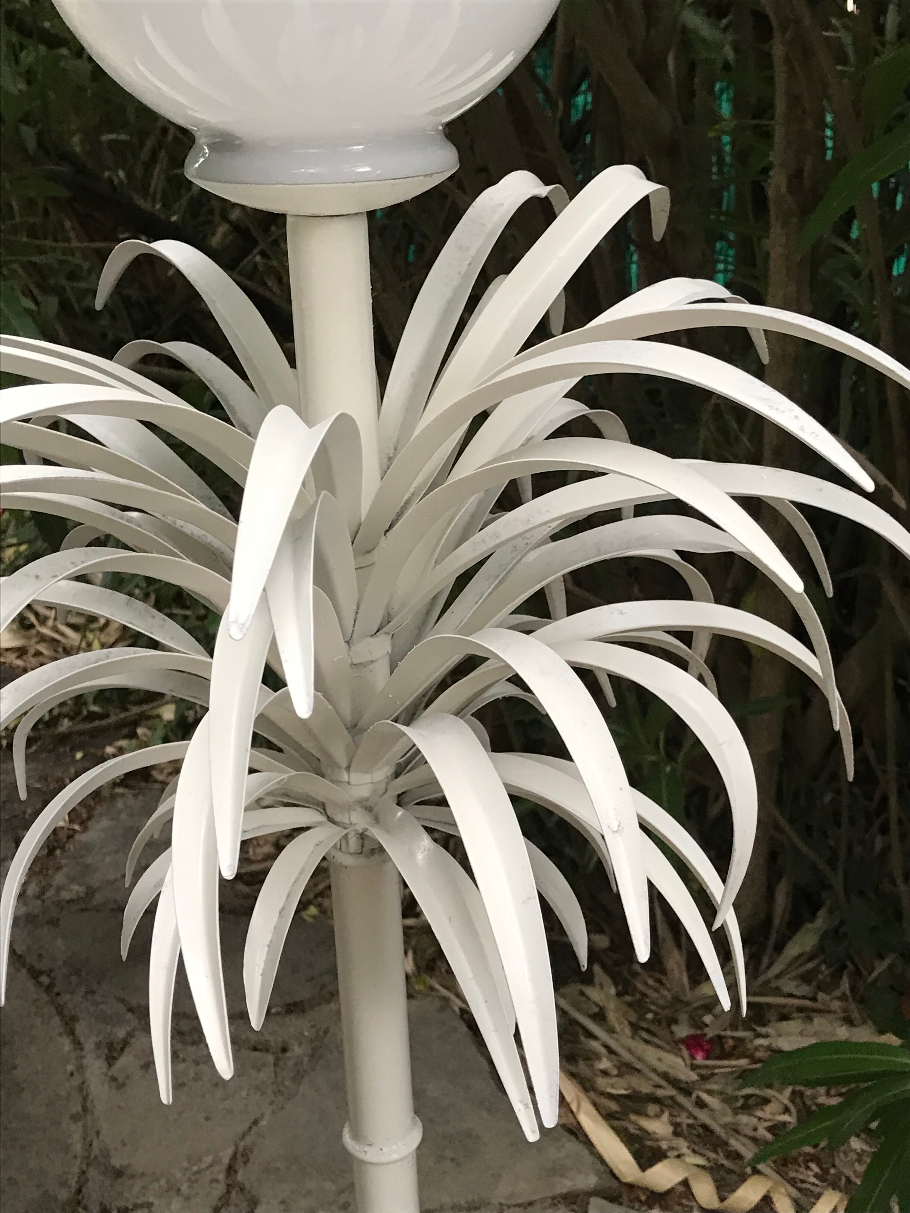 Palm lamppost by Sergio Terzani