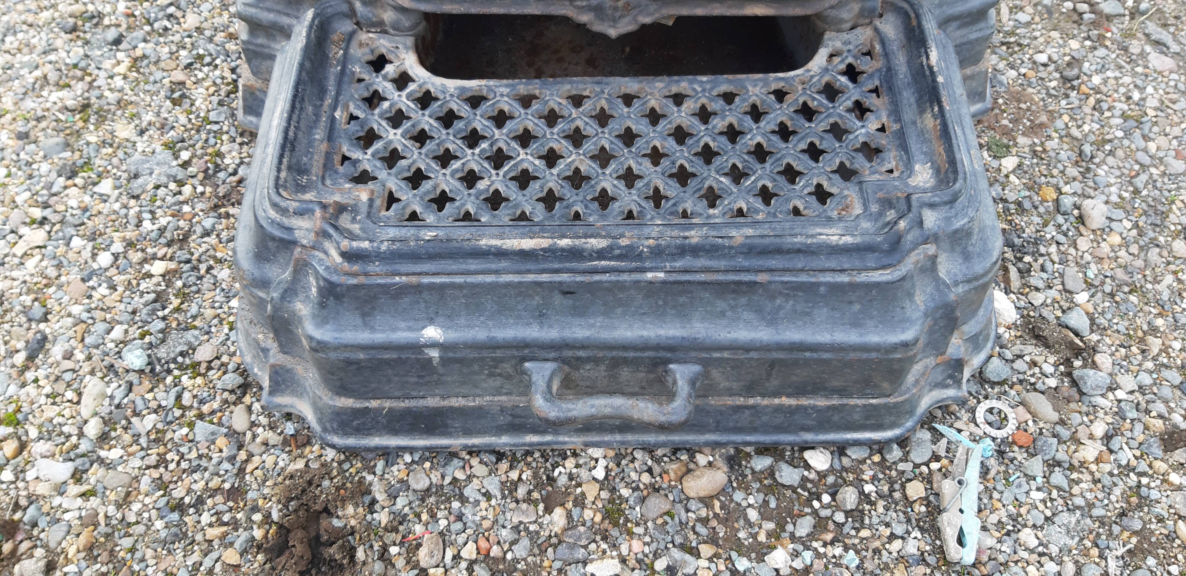 Poele a bois et a charbons fonte émaillée