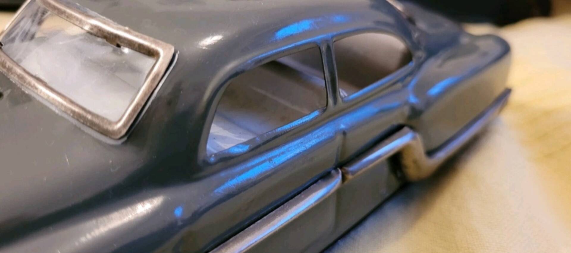Pontiac Chieftain Minister Deluxe tin car Amar Toys