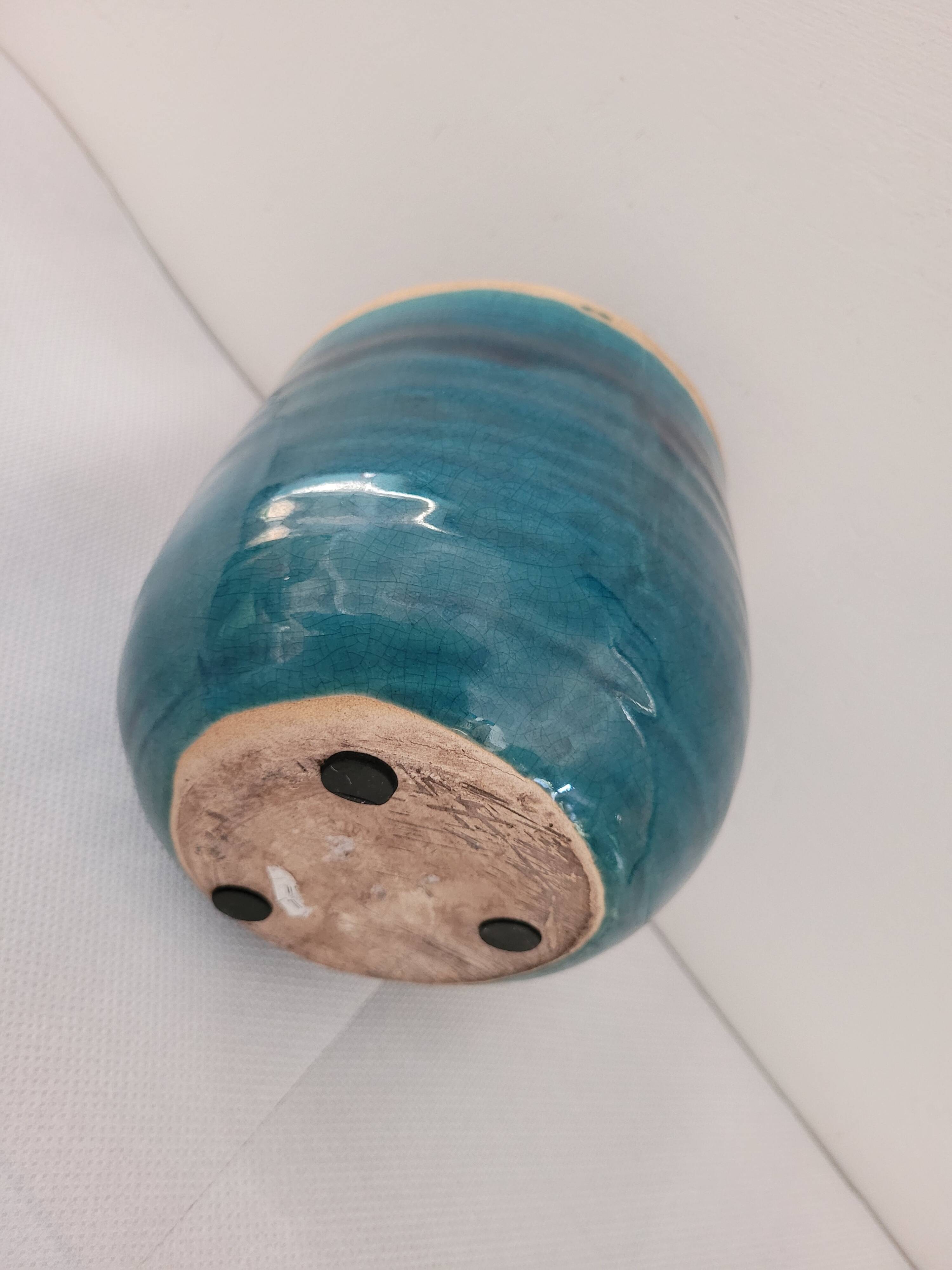 Artisanal cracked ceramic pot cover