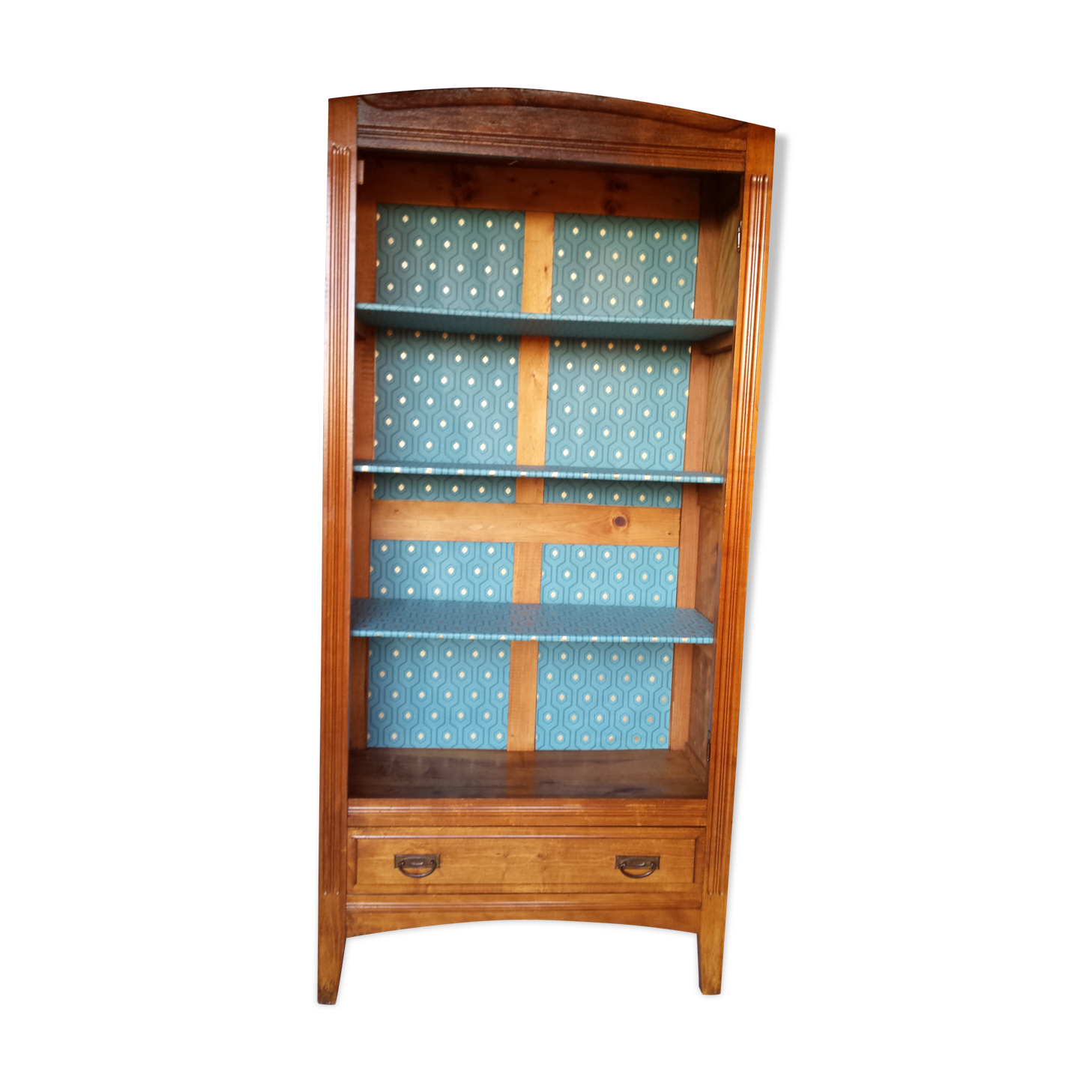 Refreshed shelf cabinet