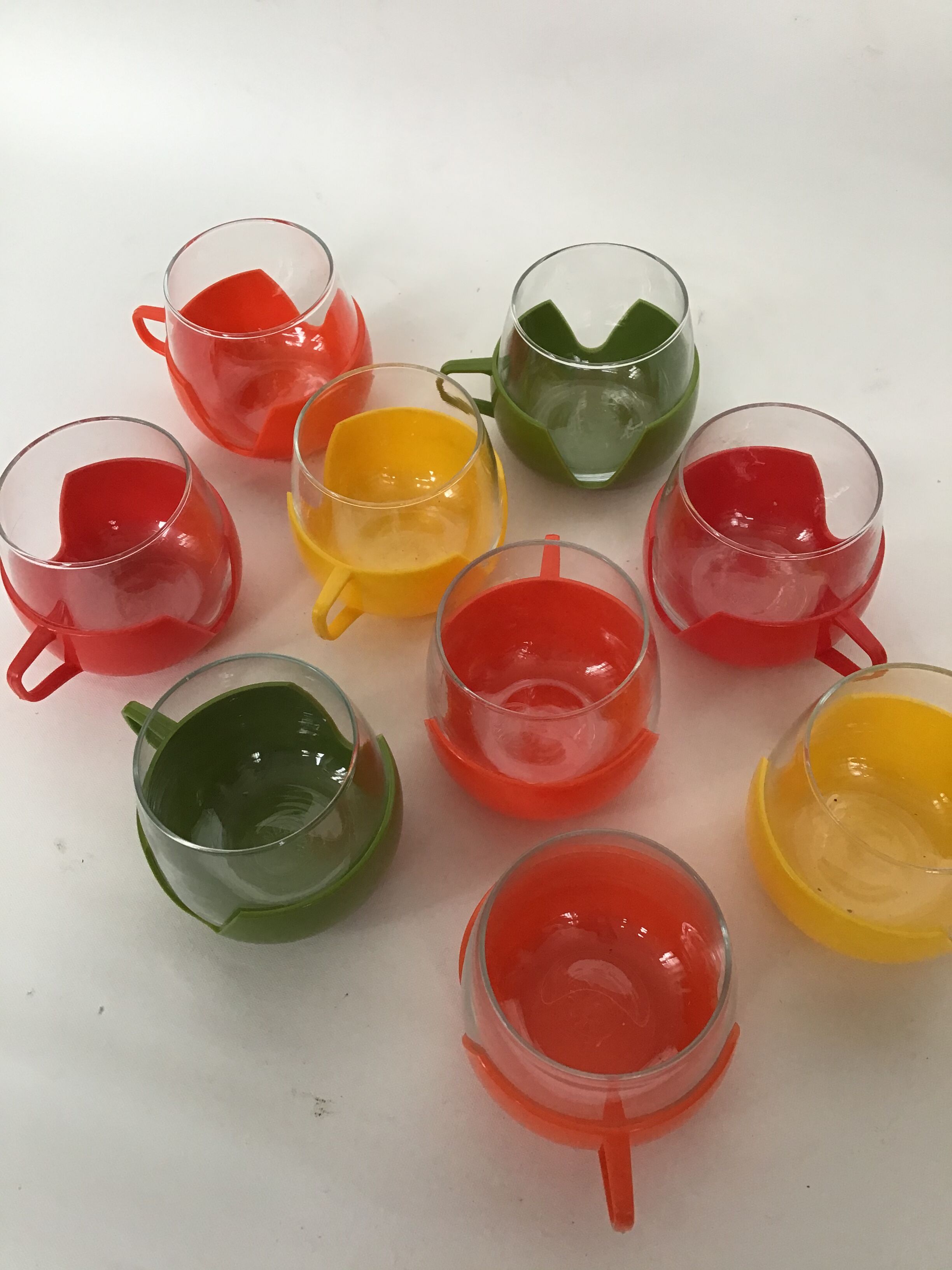 9-cup Vintage coffee cup set