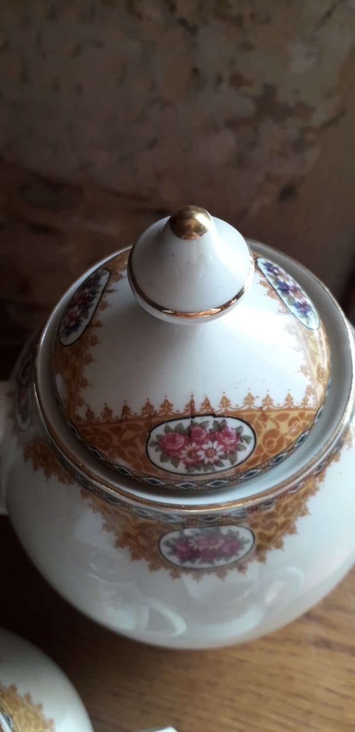 Complete coffee service in Limoges porcelain