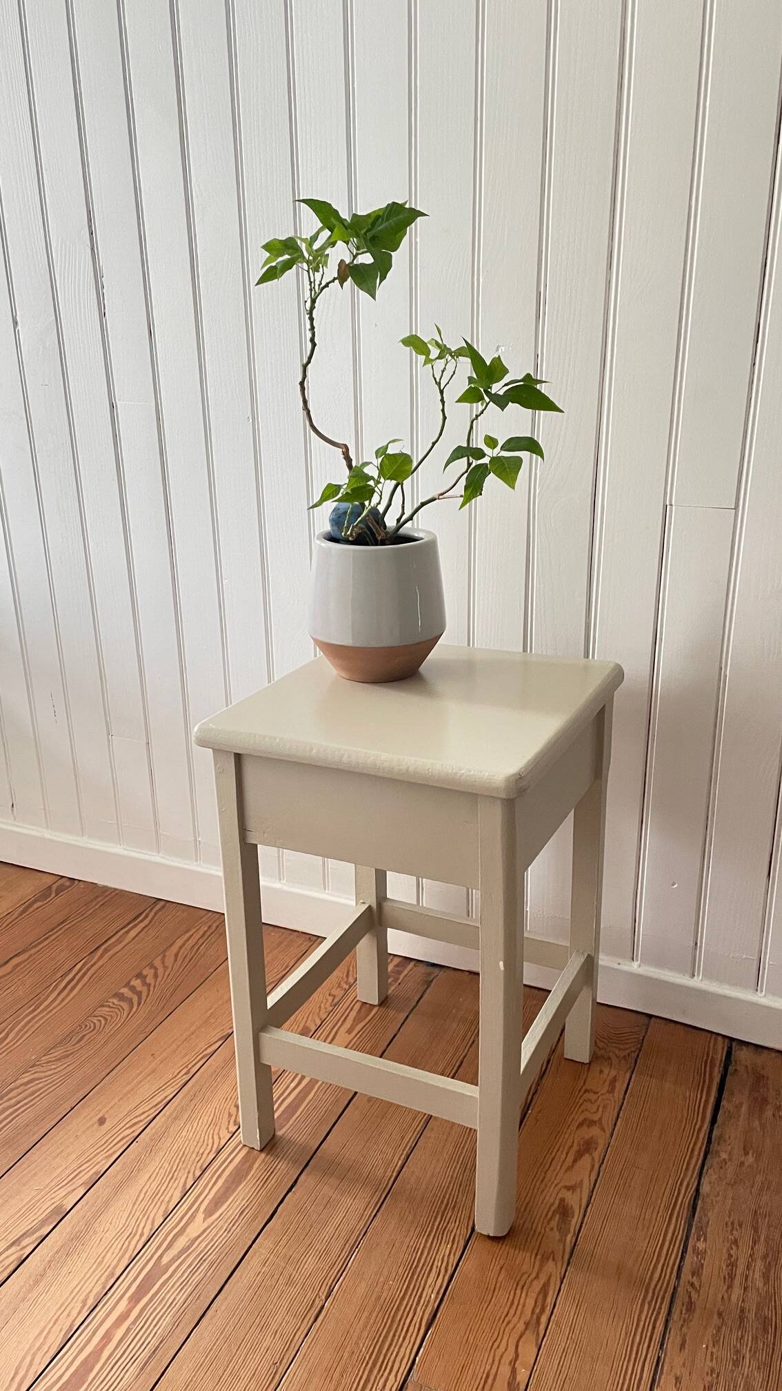 VINTAGE Beige Stool Chest