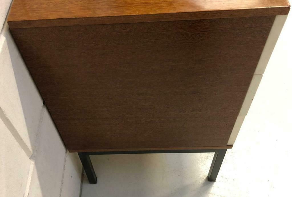 Convenient mid century vintage row