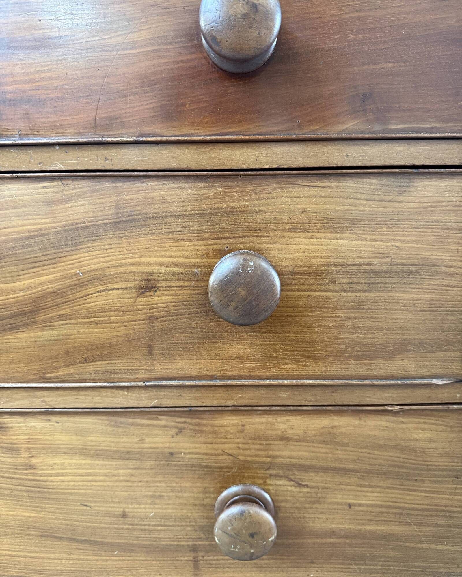 Large Victorian English mahogany chest of drawers (renovated)