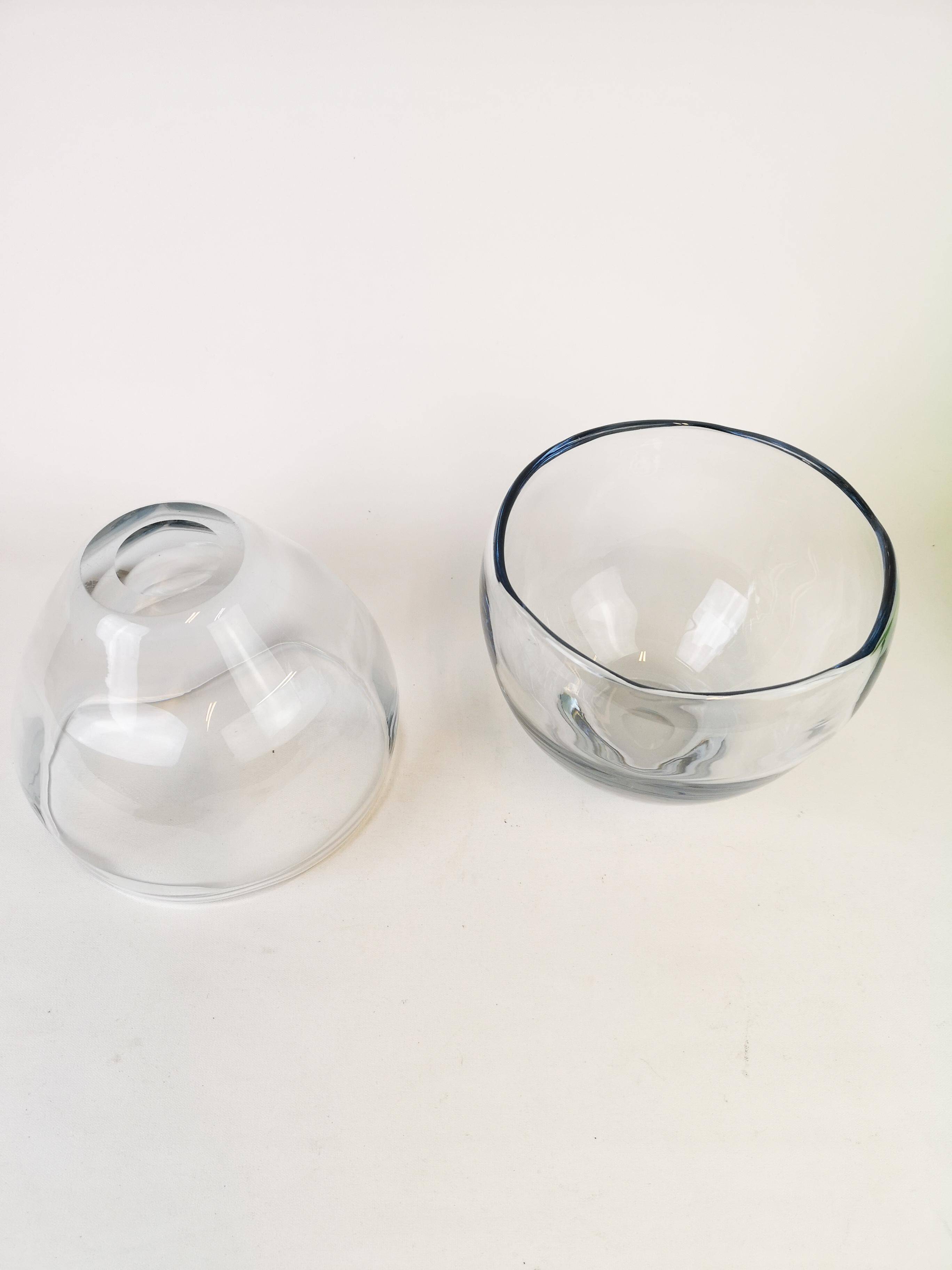 Modern set of 2 crystal bowls by Asta Strömberg, Sweden, 1950s.