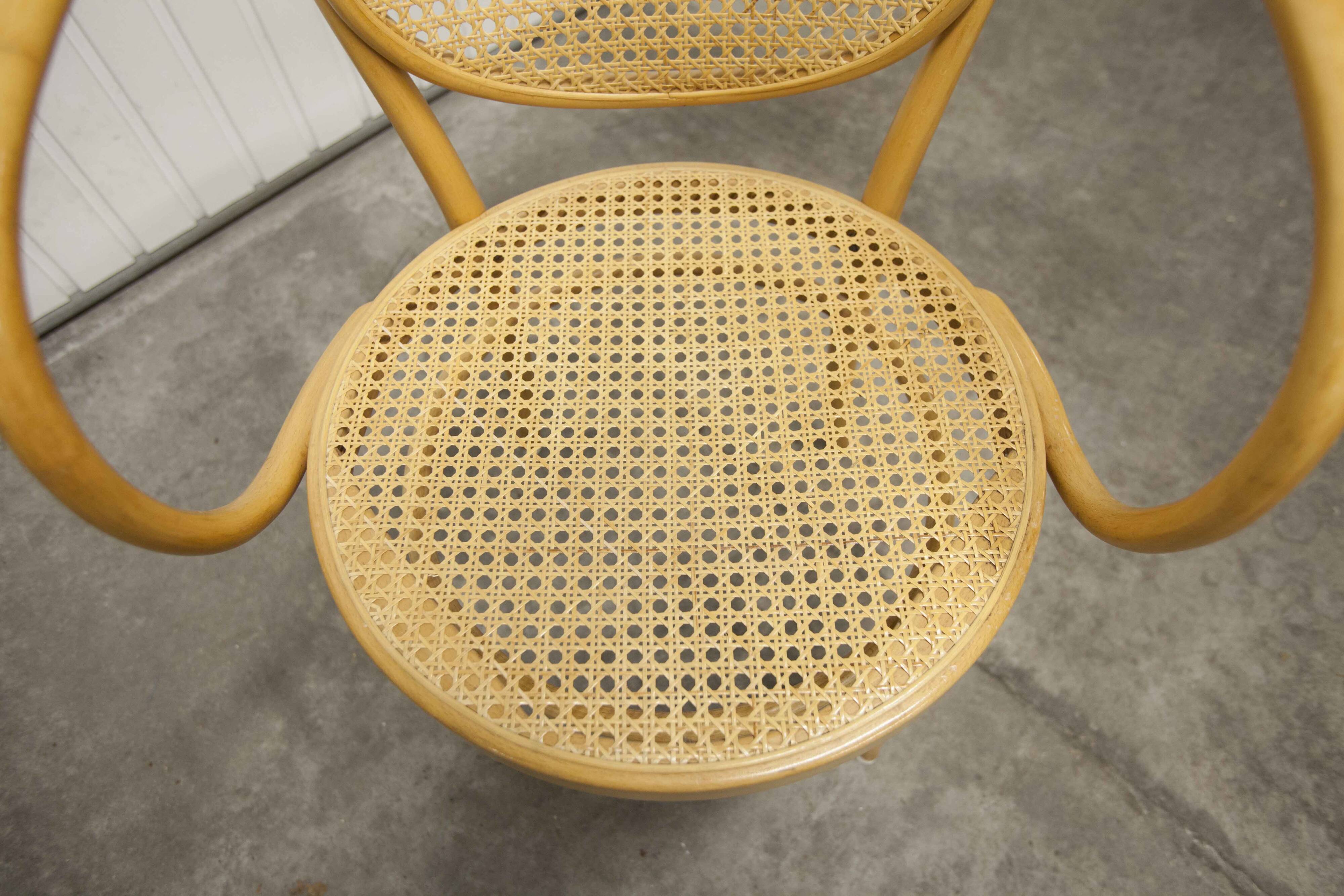 Fauteuil Thonet 210 R cannage couleur miel