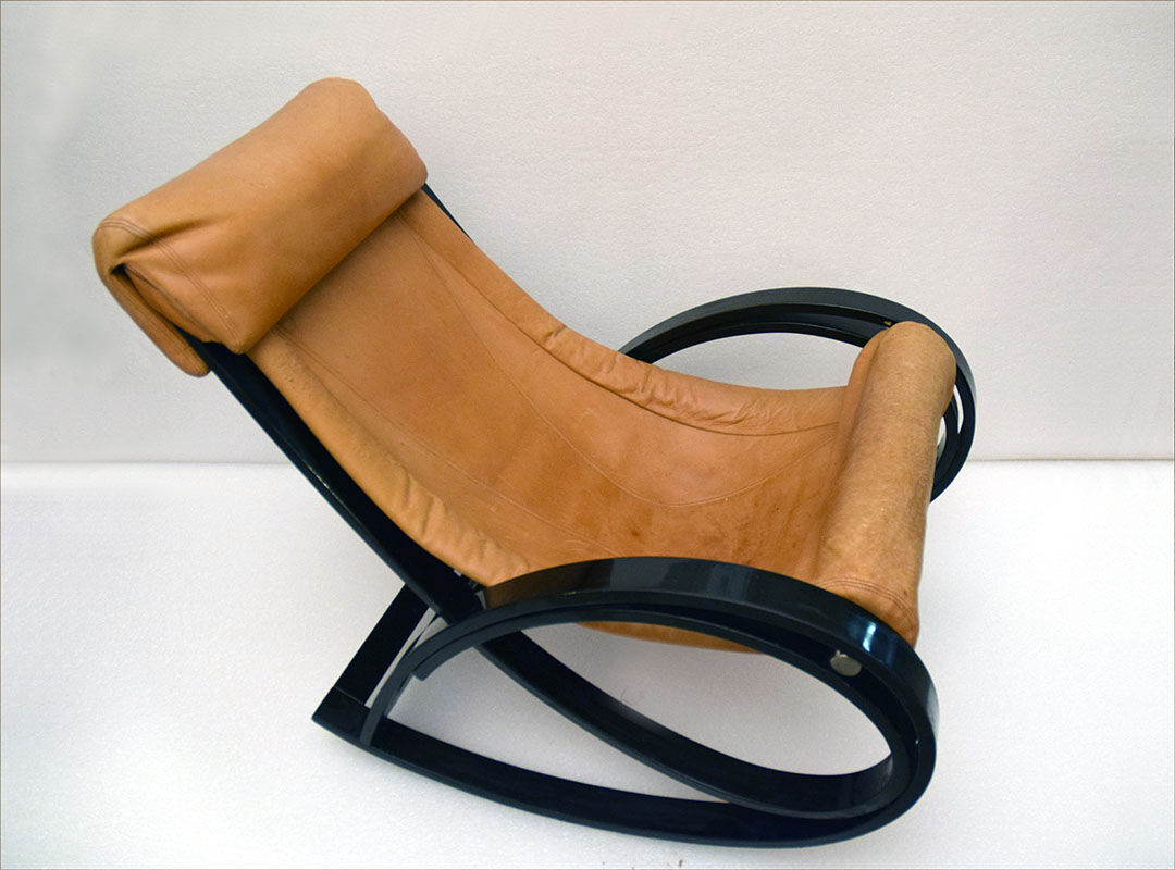 Sgarsul rocking chair designed by Gae Aulenti for Poltronova