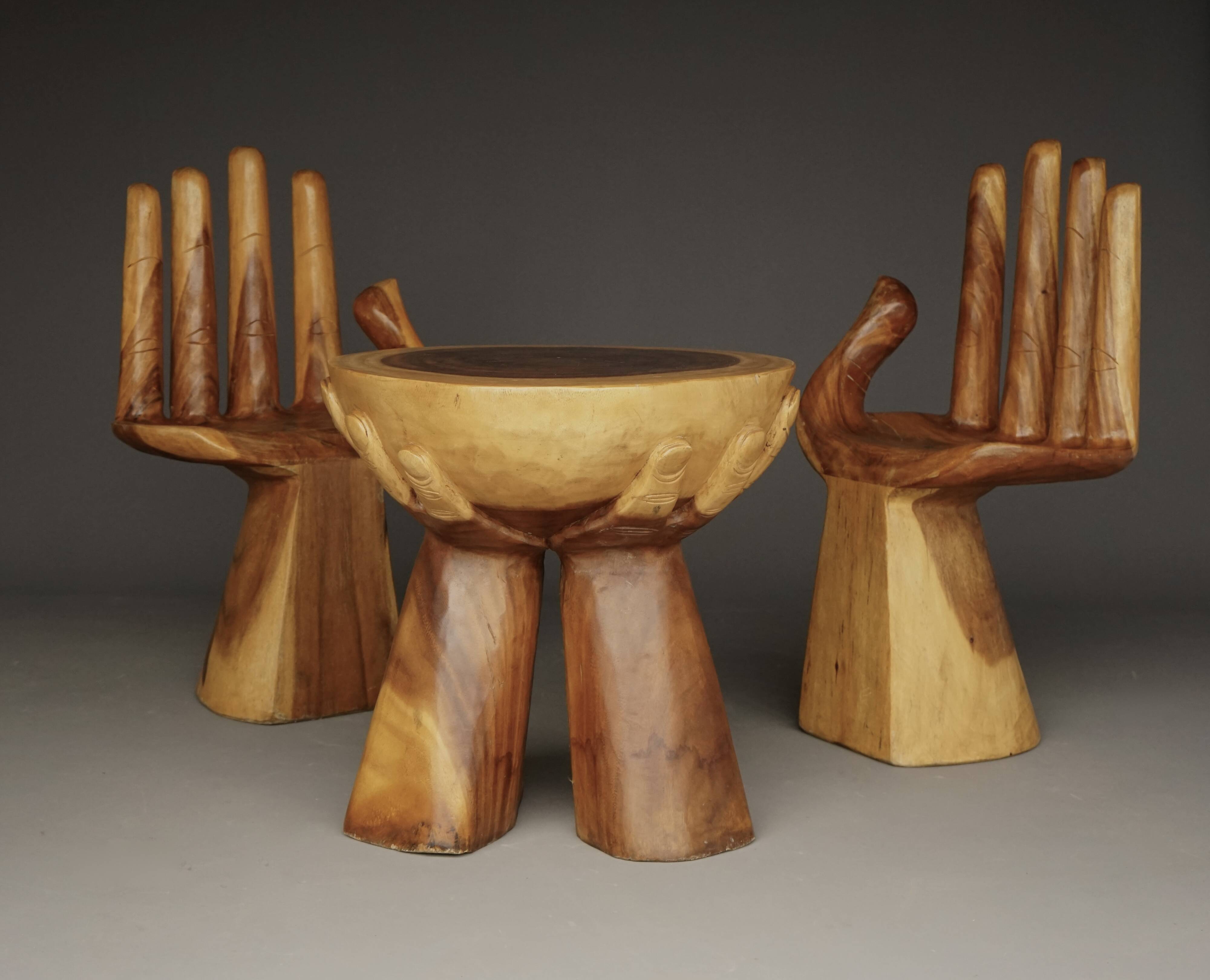 Table à manger vintage en bois massif. Années 1970