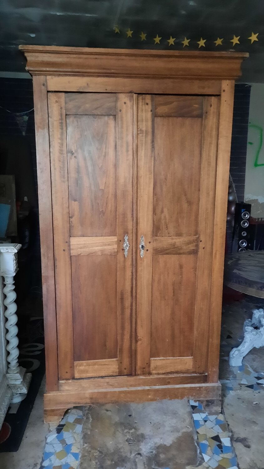 Armoire parisienne