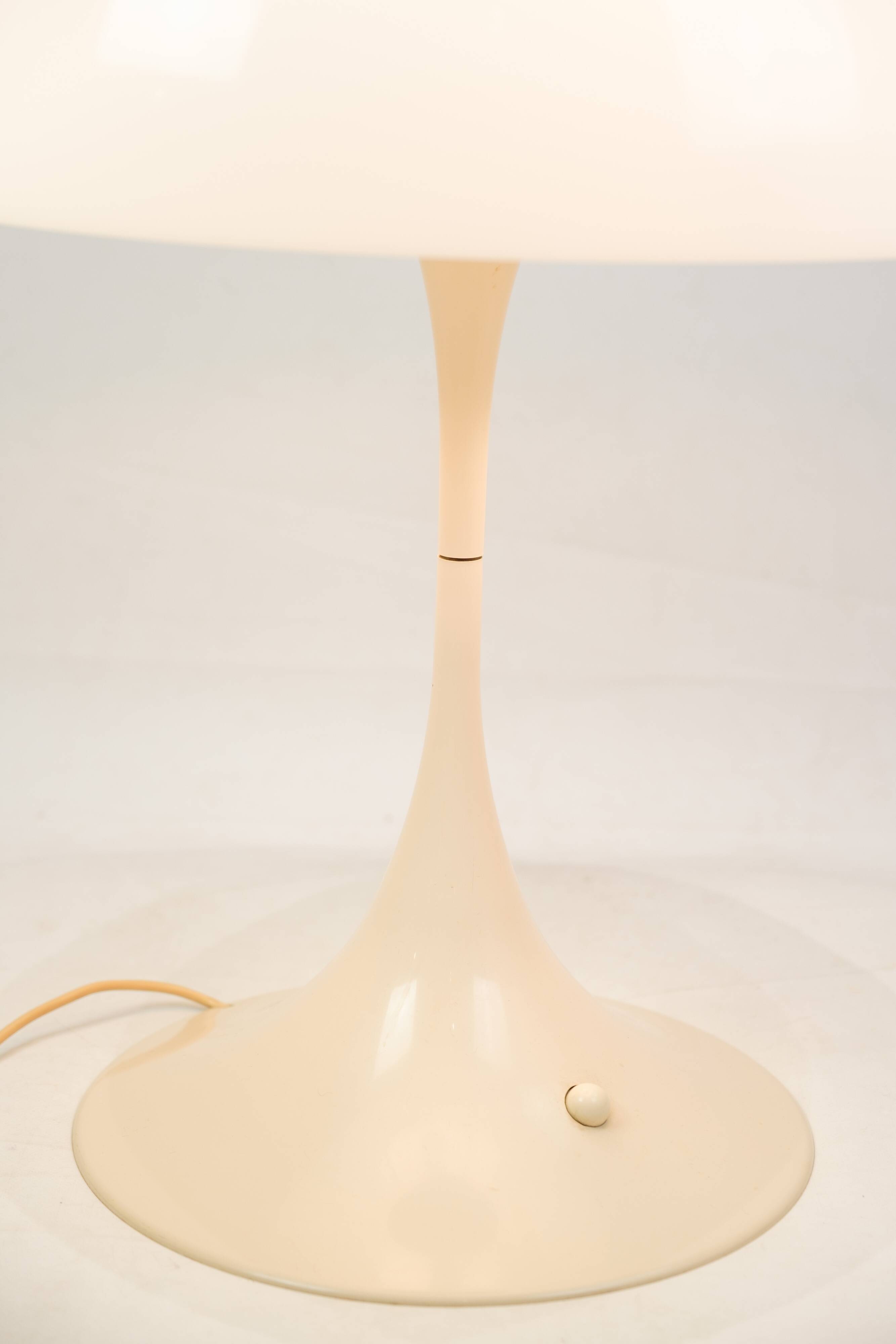 Table lamp - Model Panthella - Verner Panton - Louis Poulsen - Older special version - 1971. Beautiful condition.