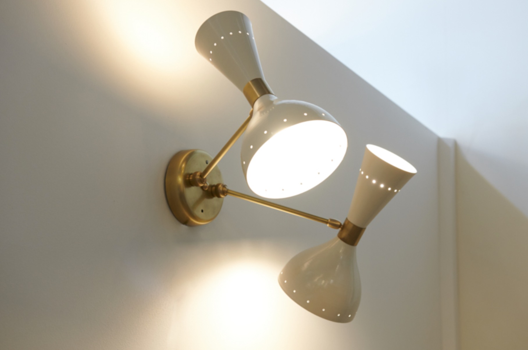 Double wall lamp