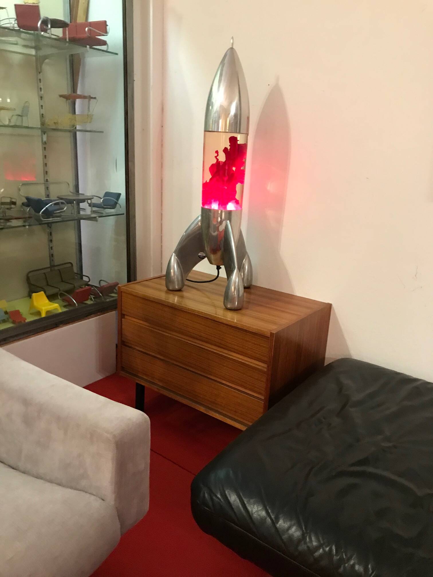 Scandinavian chest of drawers dating from the 50s.