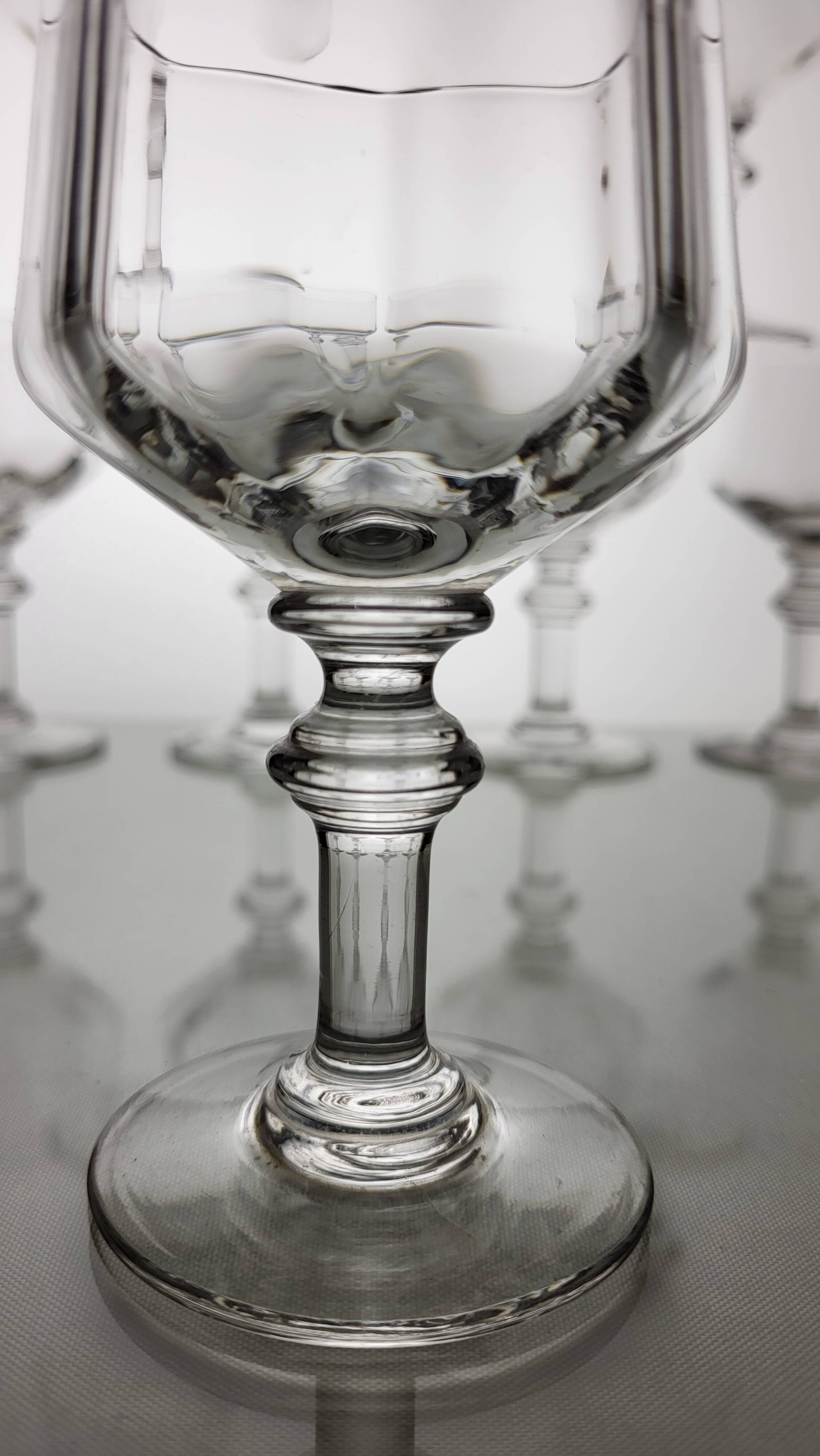 Set of 6 glasses balloons with Venetian ribs