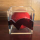 Sculpture en plexiglas cube et sphère rouge Luis Feito collab Citroën