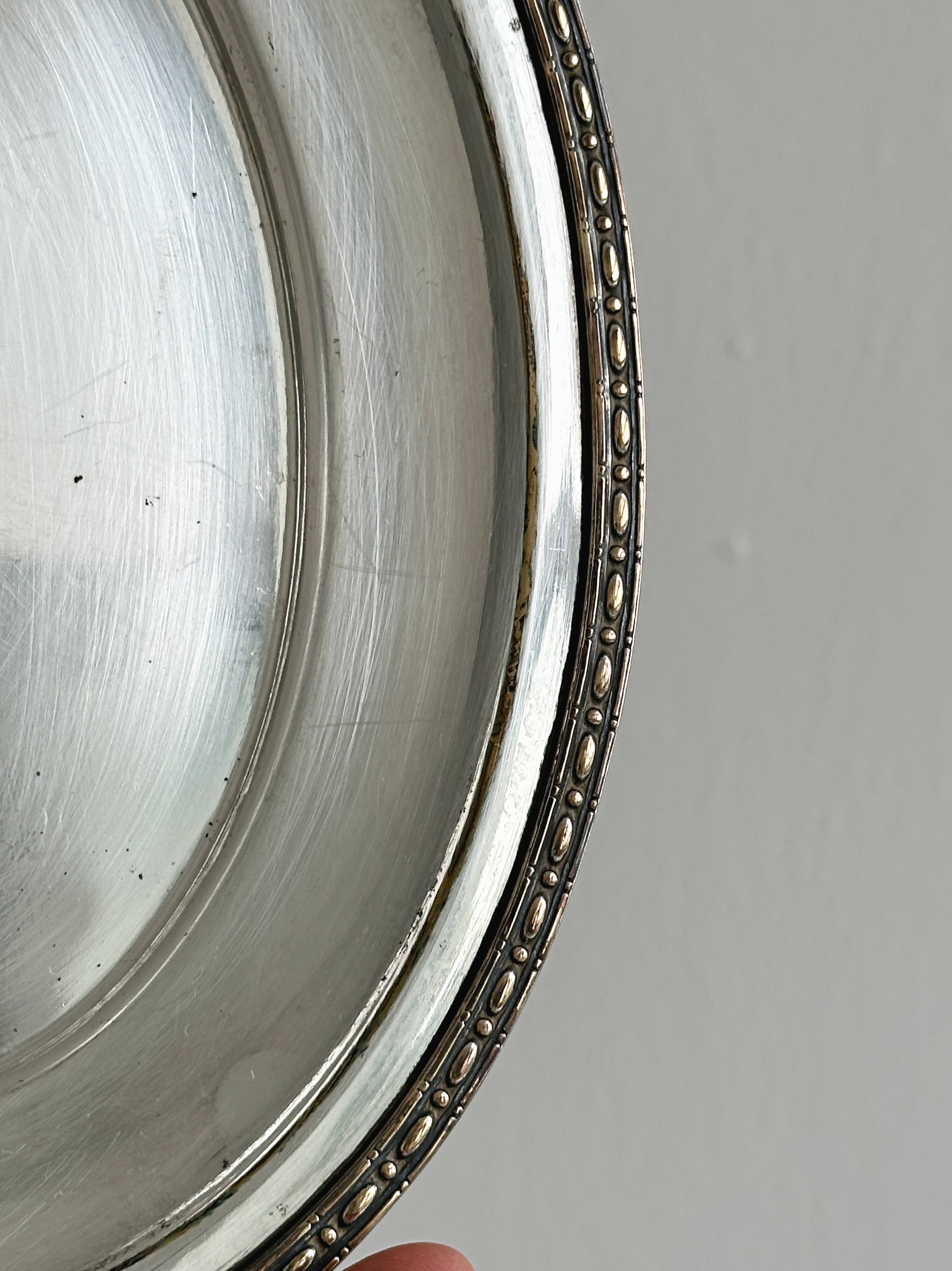 Silver metal plate service