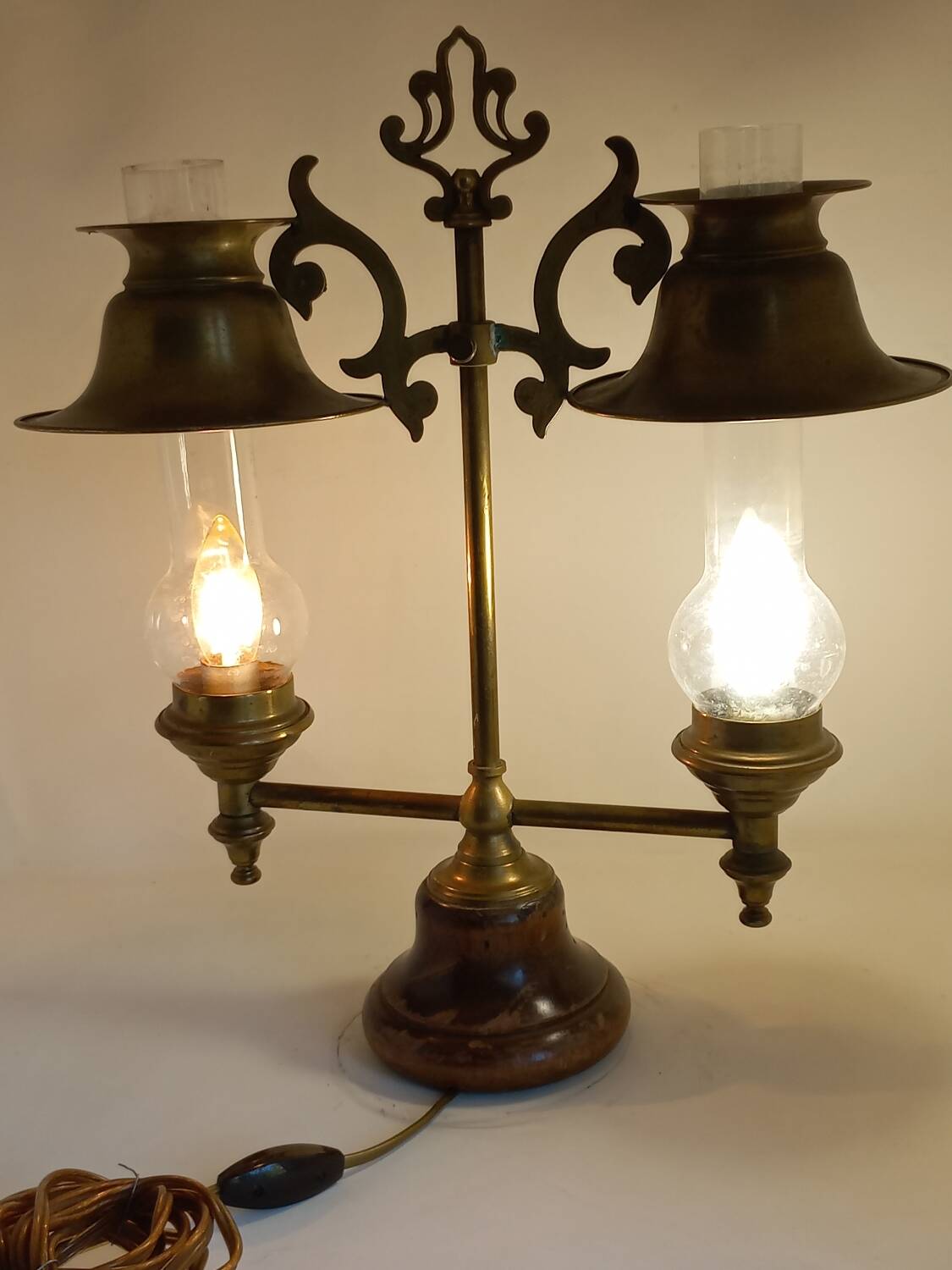 Vintage floor lamp made in Germany from oak and brass wood b