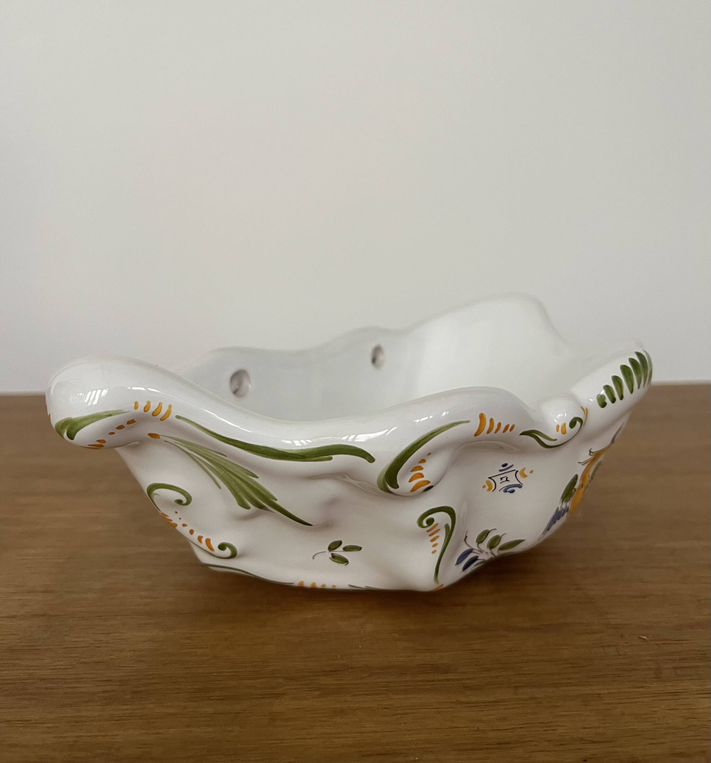 XL wall-mounted soap dish signed Moustiers
