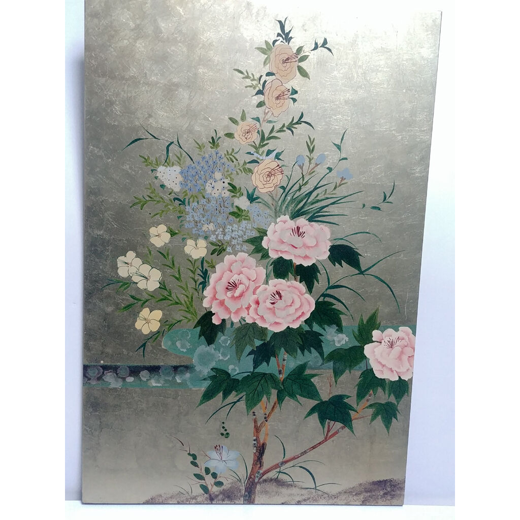 Triptyque de tableaux laqués style japonais représentant des fleurs sur fond or