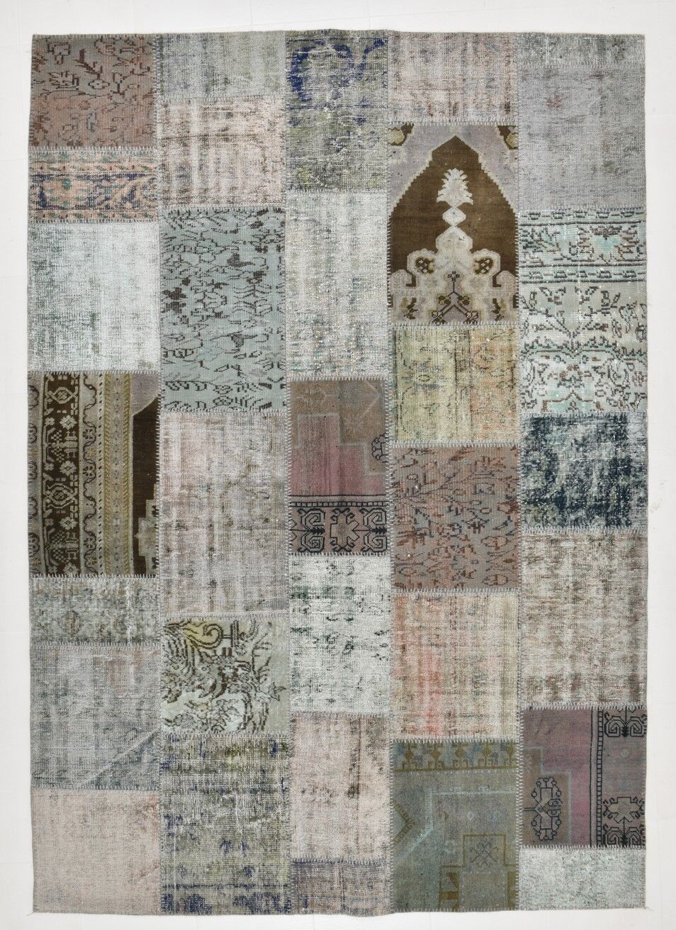 Neutral tones turkish rug 304x211cm